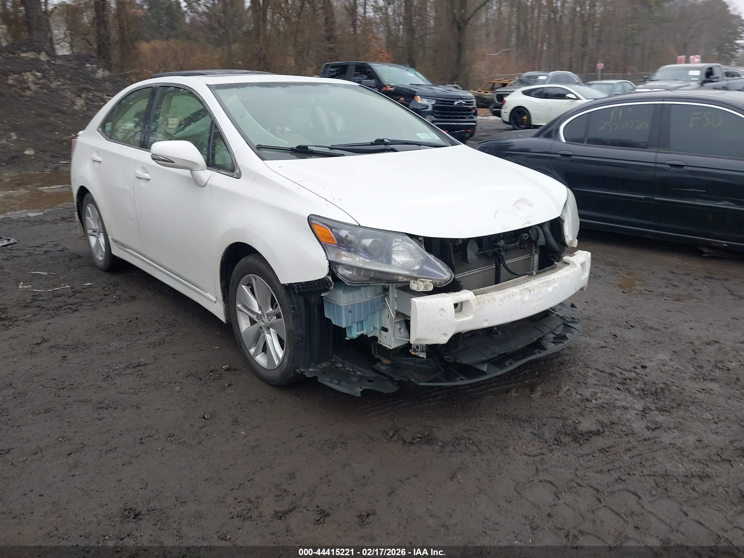 2011 Lexus HS 250h, VIN JTHBB1BA5B2048064 — Перед