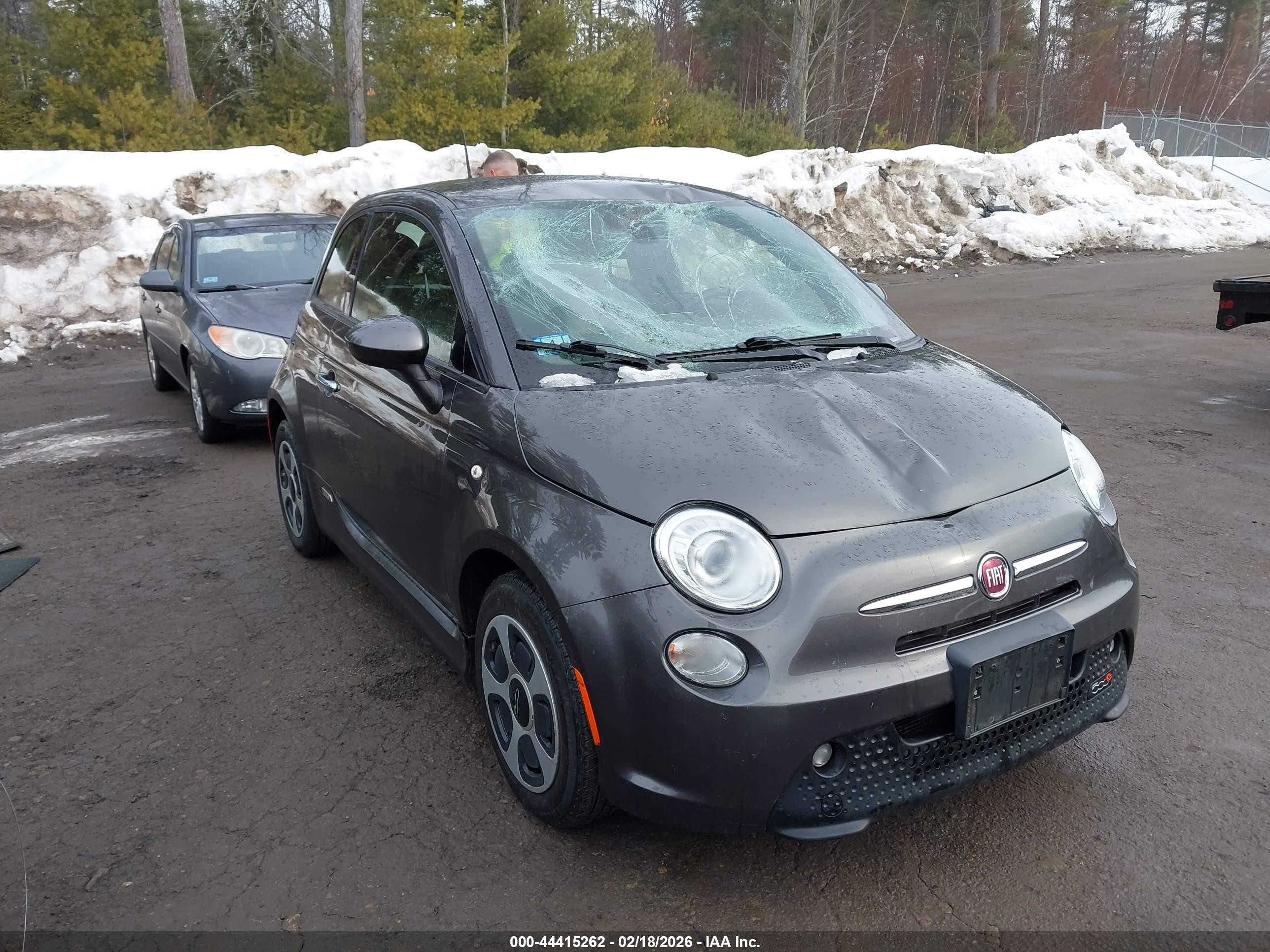 2018 FIAT 500e, VIN 3C3CFFGE6JT471708 — Крыша