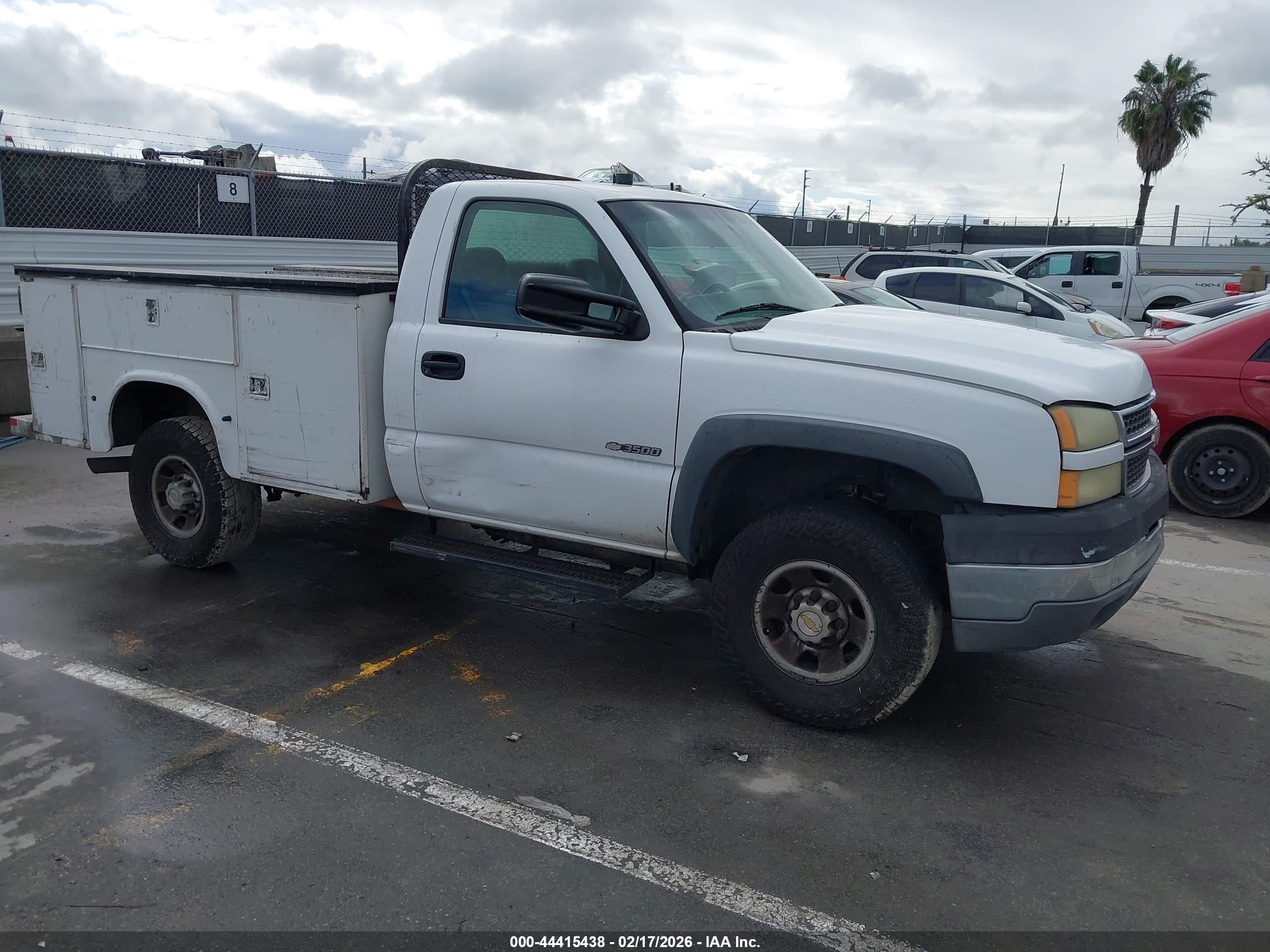 2005 Chevrolet Silverado 3500, VIN 1GBHK34U75E248031 — Бок