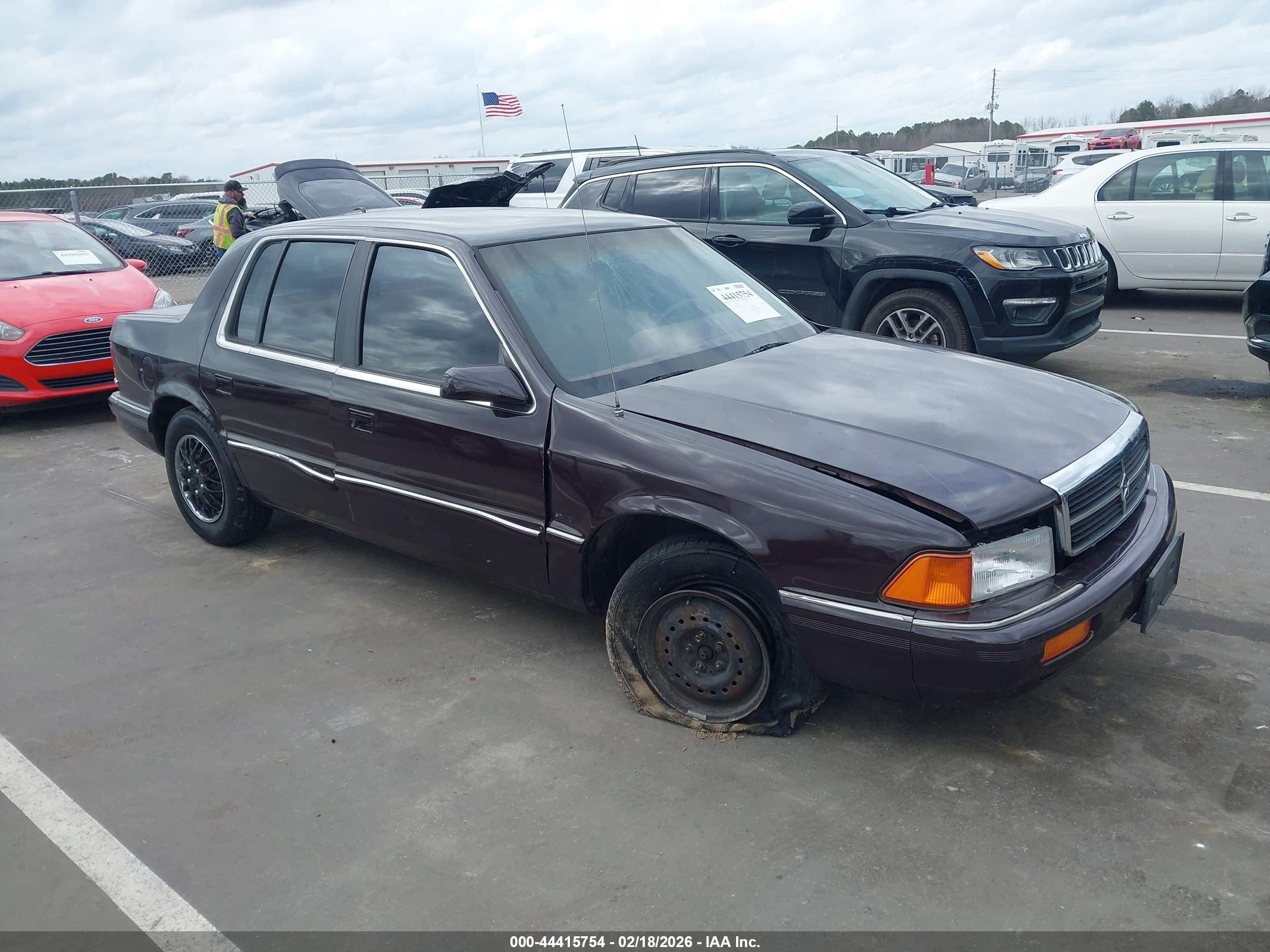 1992 Dodge Spirit, VIN 3B3XA4633NT347094 — Зад