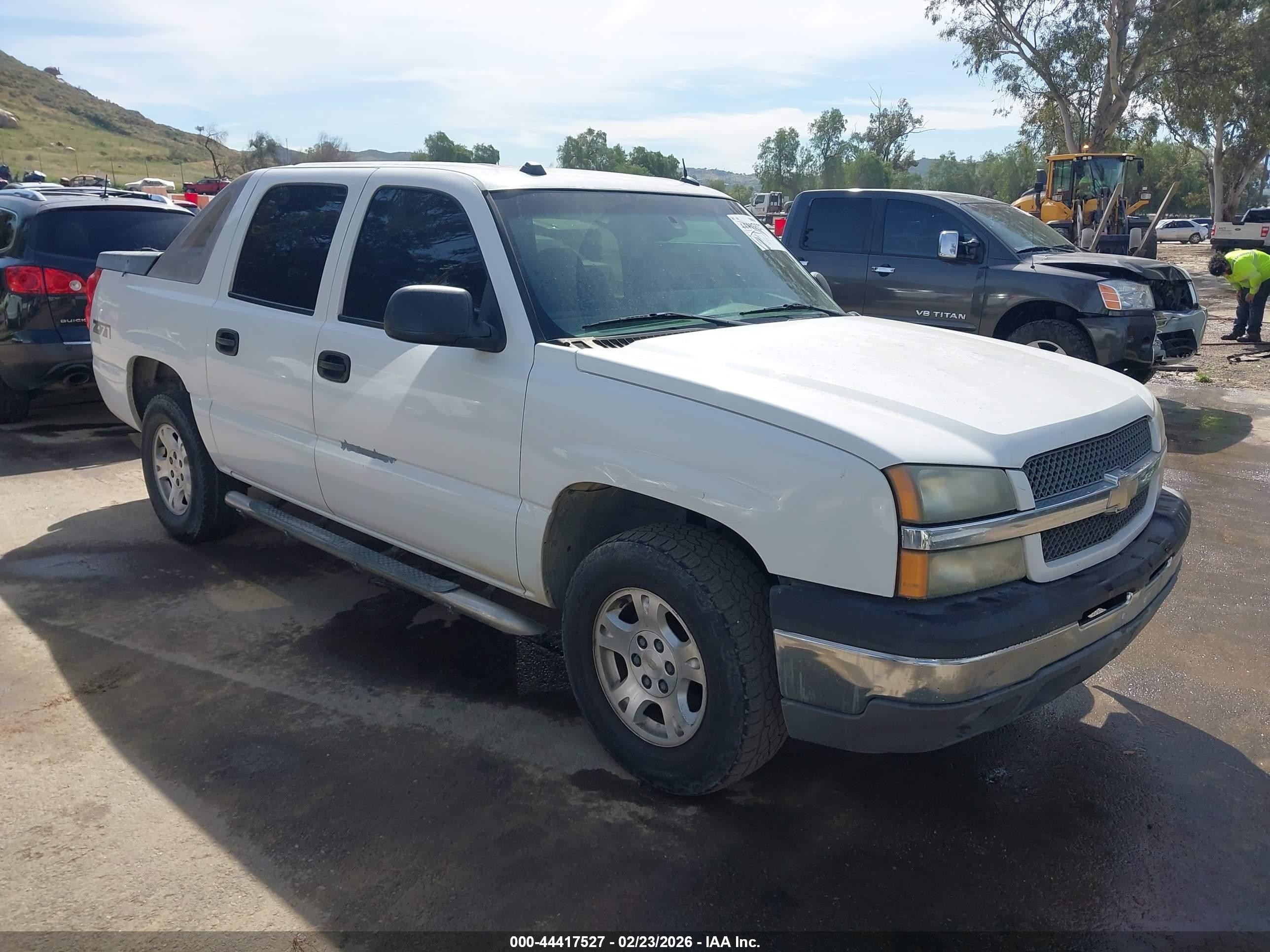 2004 Chevrolet Avalanche Z71, VIN 3GNEK12T24G271518 — Side