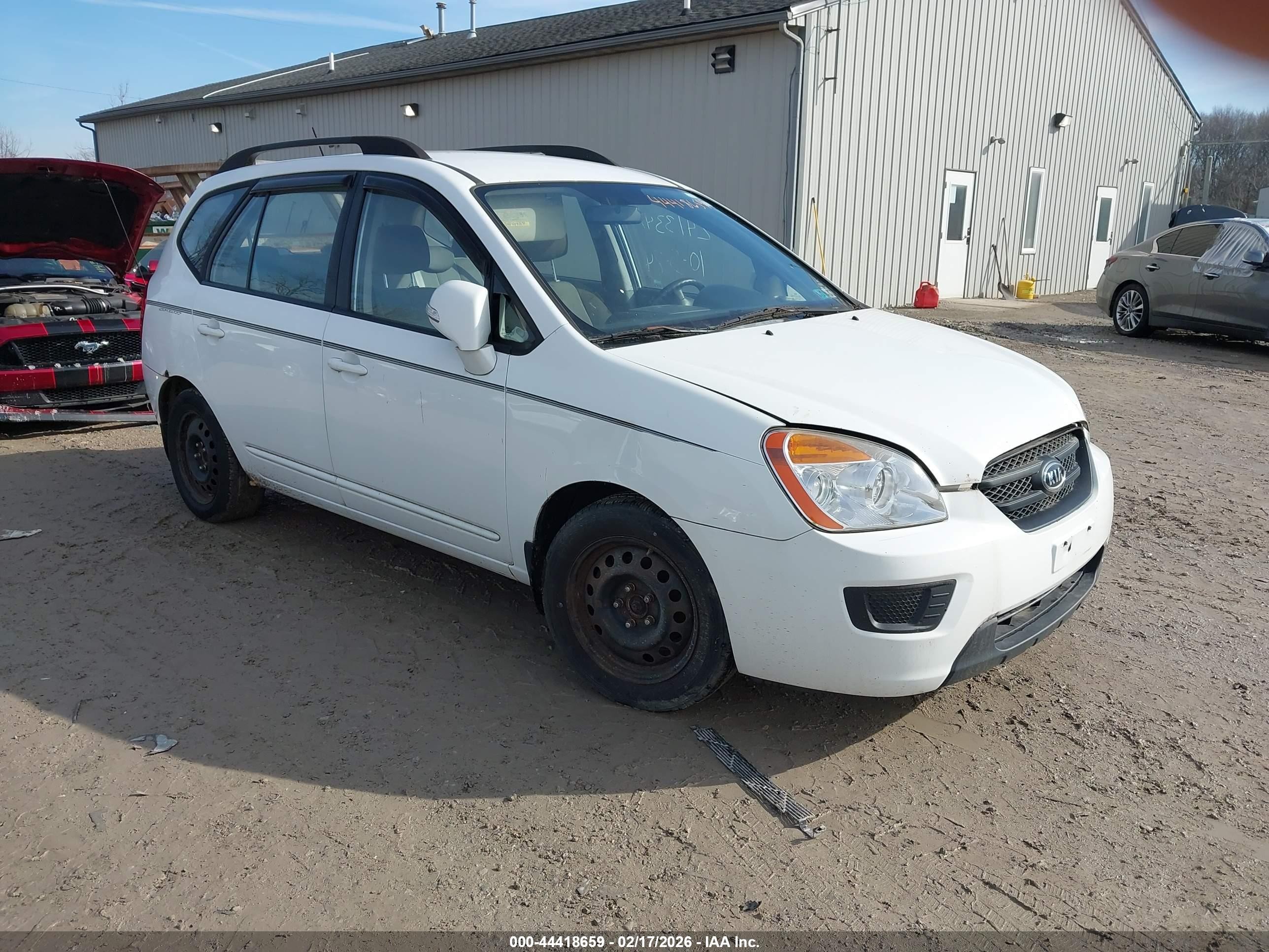 2010 Kia Rondo LX, VIN KNAHG8C89A7300141 — Front end