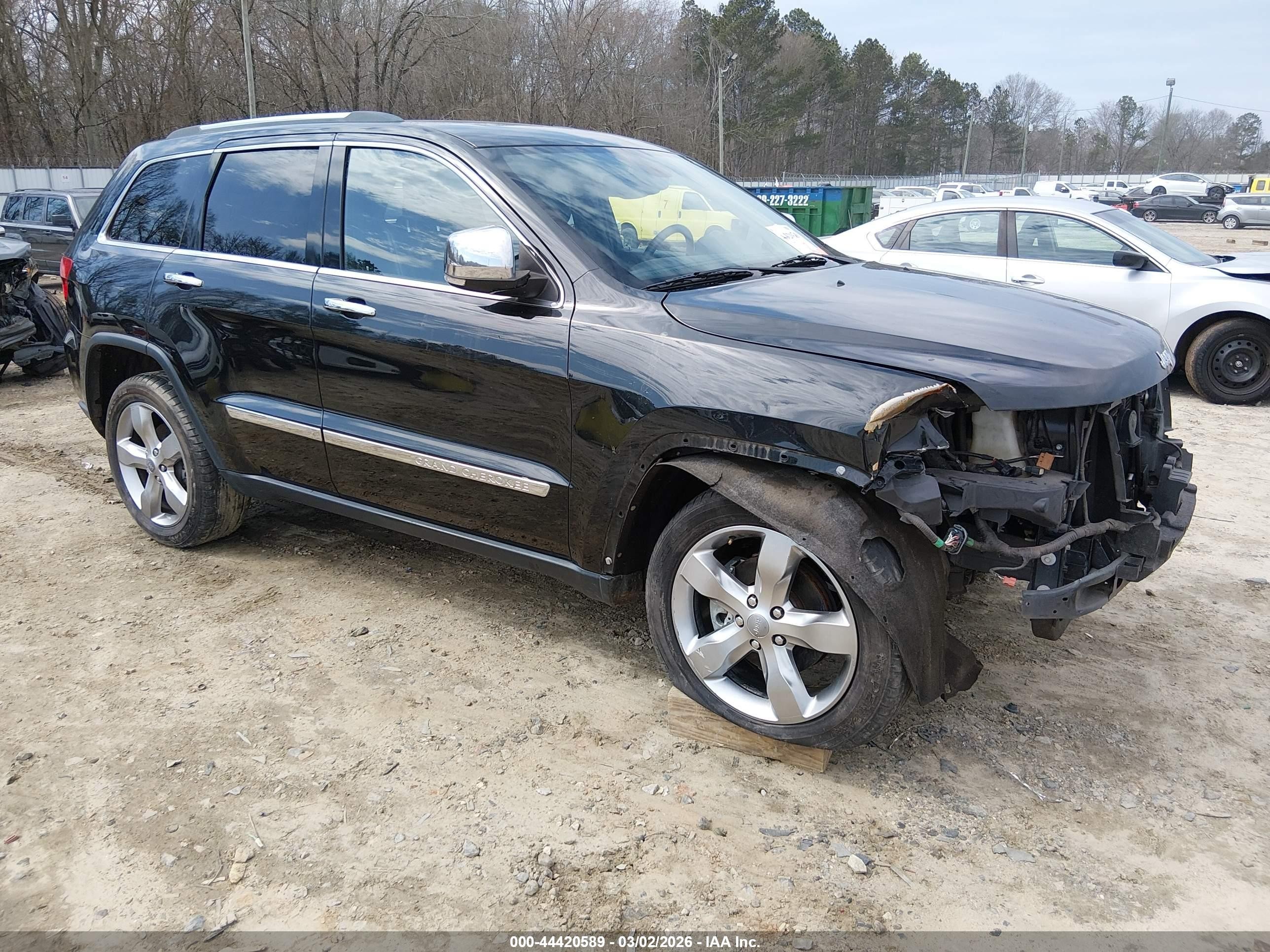 2013 Jeep Grand Cherokee Limited, VIN 1C4RJEBG5DC642942 — Front end
