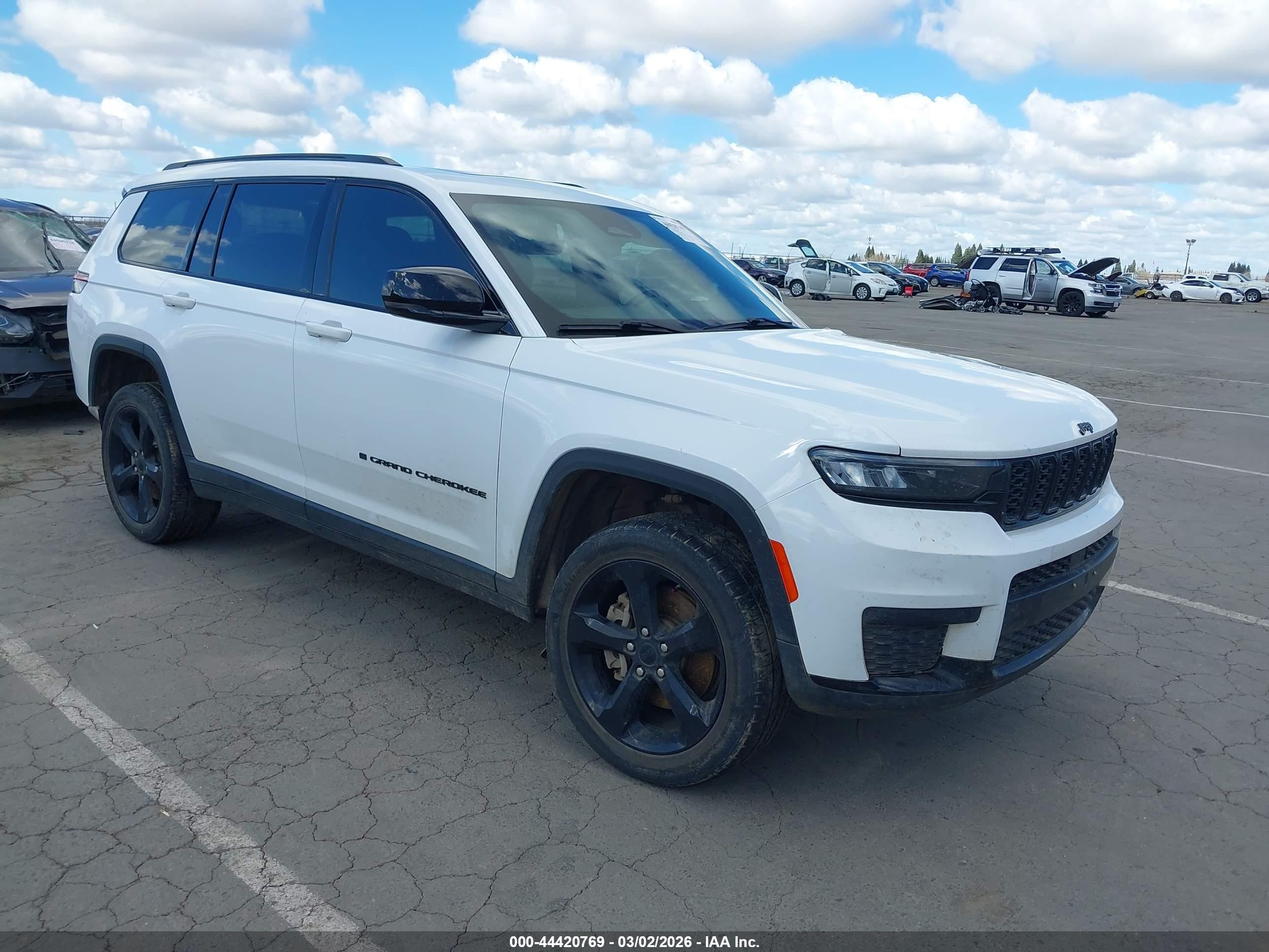 2021 Jeep Grand Cherokee Altitude, VIN 1C4RJKAG4M8149000 — Front end