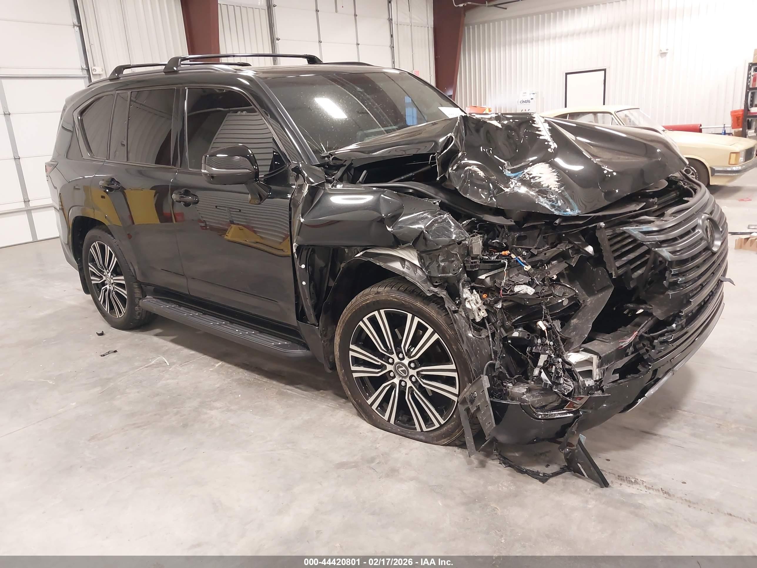 2024 Lexus LX 600 Luxury, VIN JTJGB7CXXR4063846 — Перед