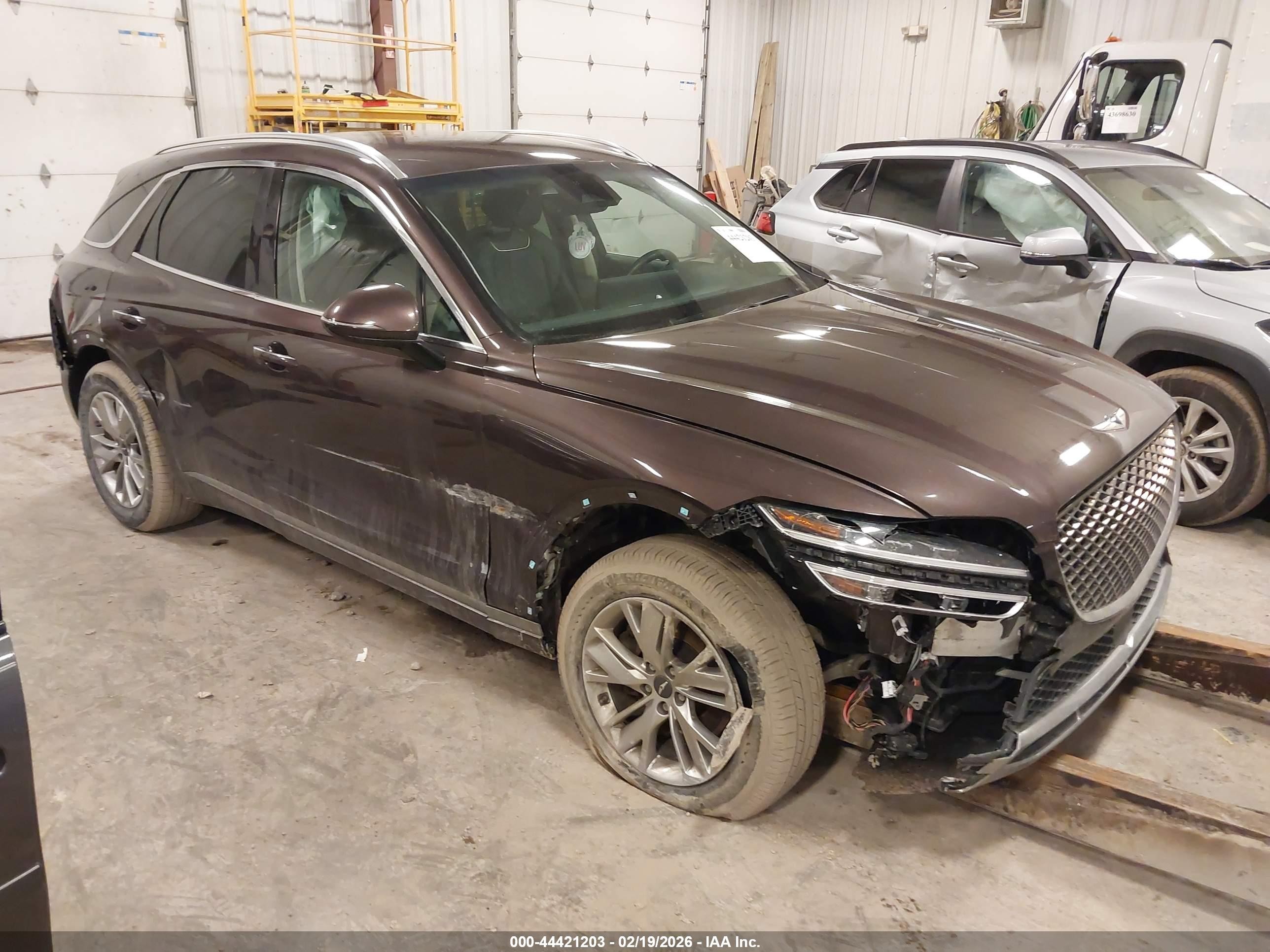 2022 Genesis GV70 2.5T, VIN KMUMADTB6NU029891 — Side