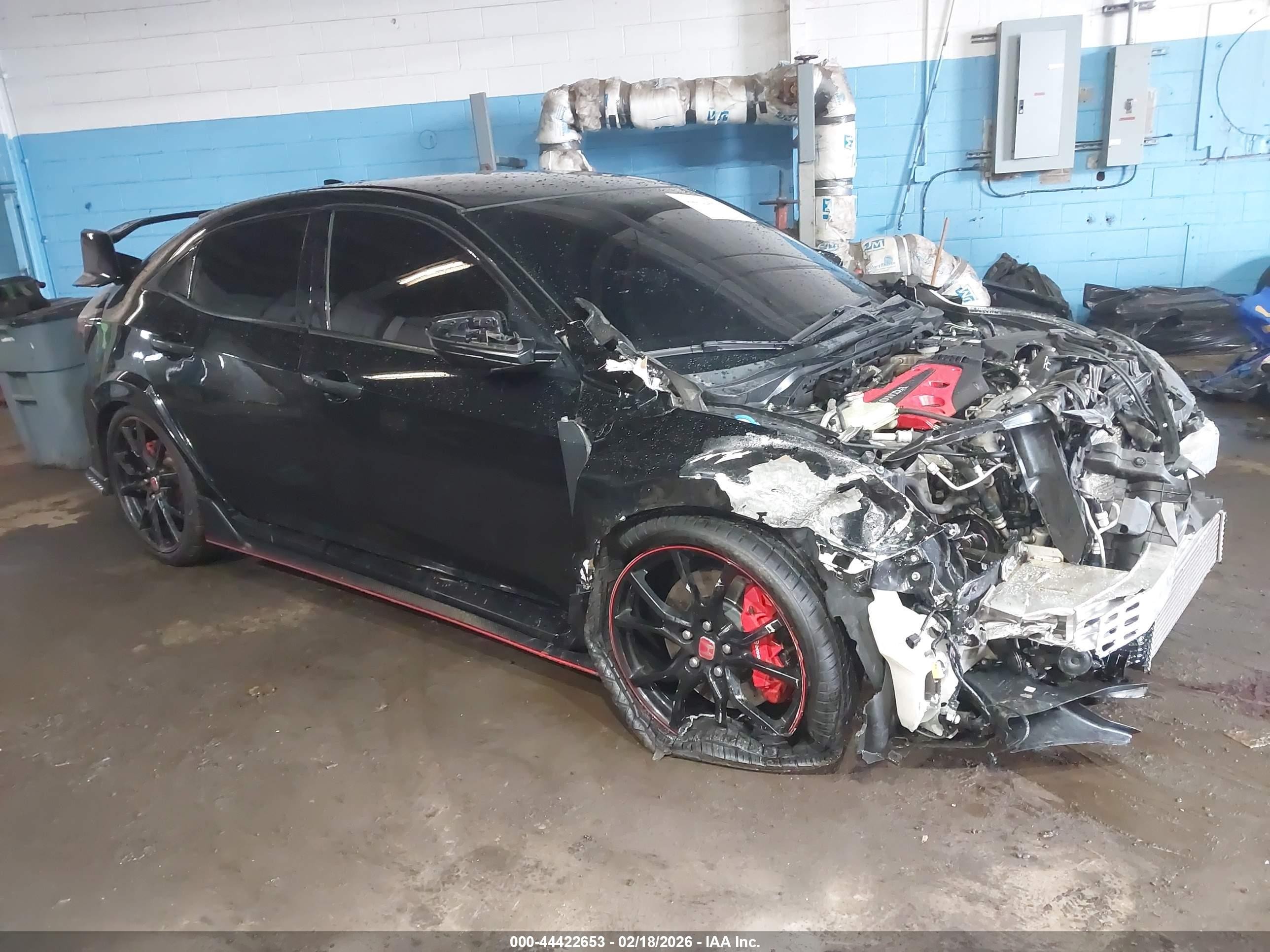 2017 Honda Civic Type R Touring, VIN SHHFK8G7XHU202720 — Front end