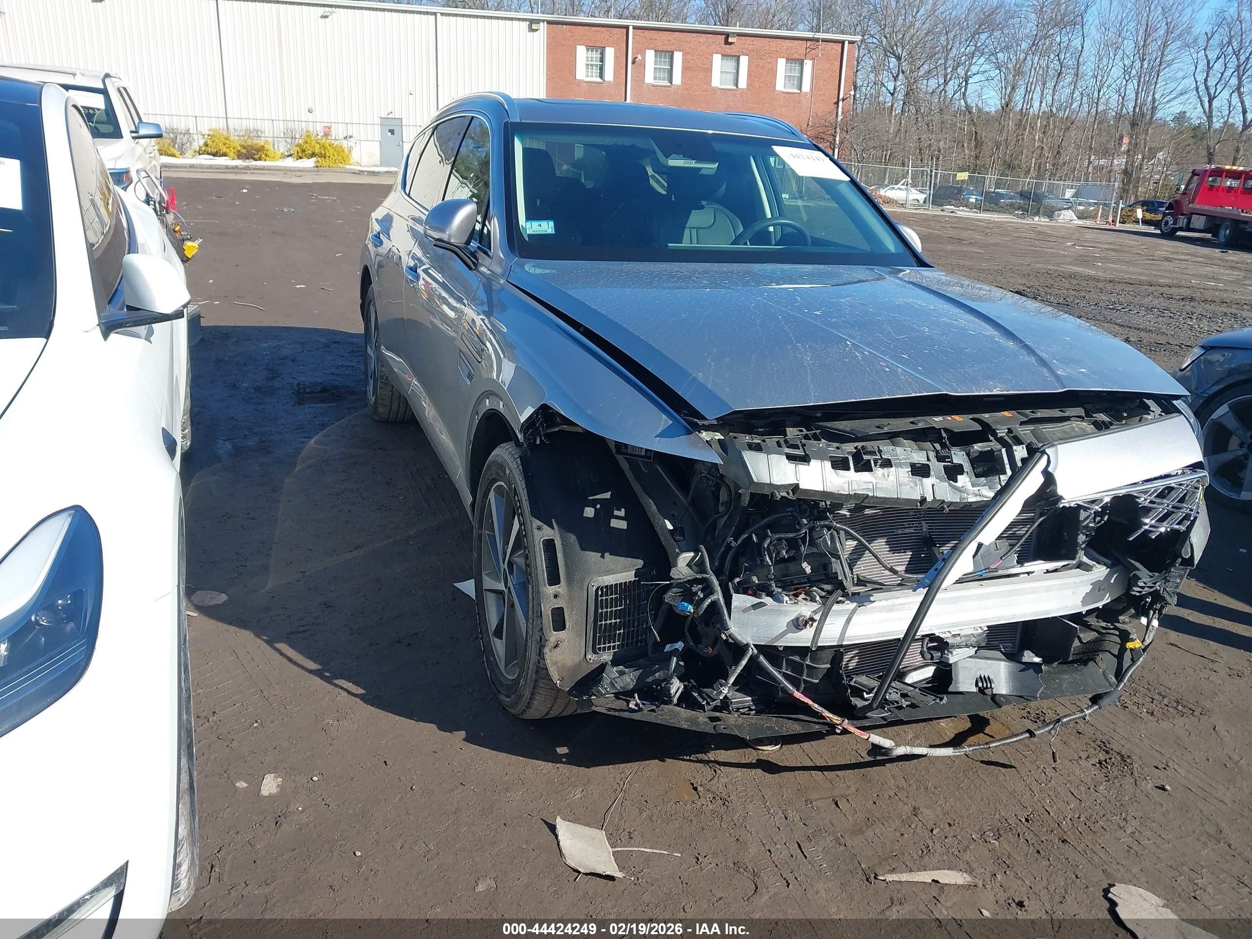 2025 Genesis GV80 Select, VIN KMUHGESB9SU235211 — Front end