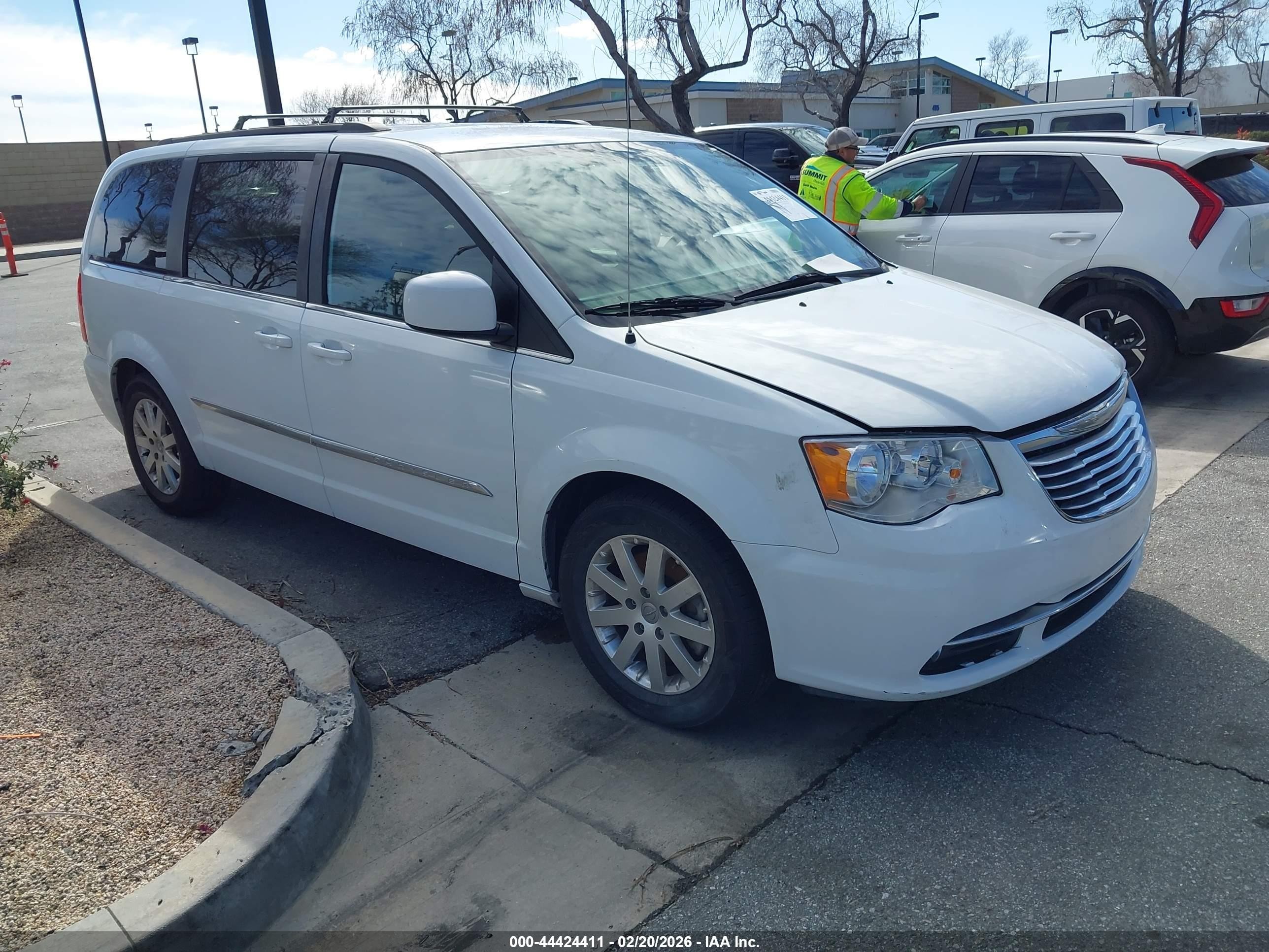 2016 Chrysler Town & Country Touring, VIN 2C4RC1BG6GR214313 — Fresh water flood