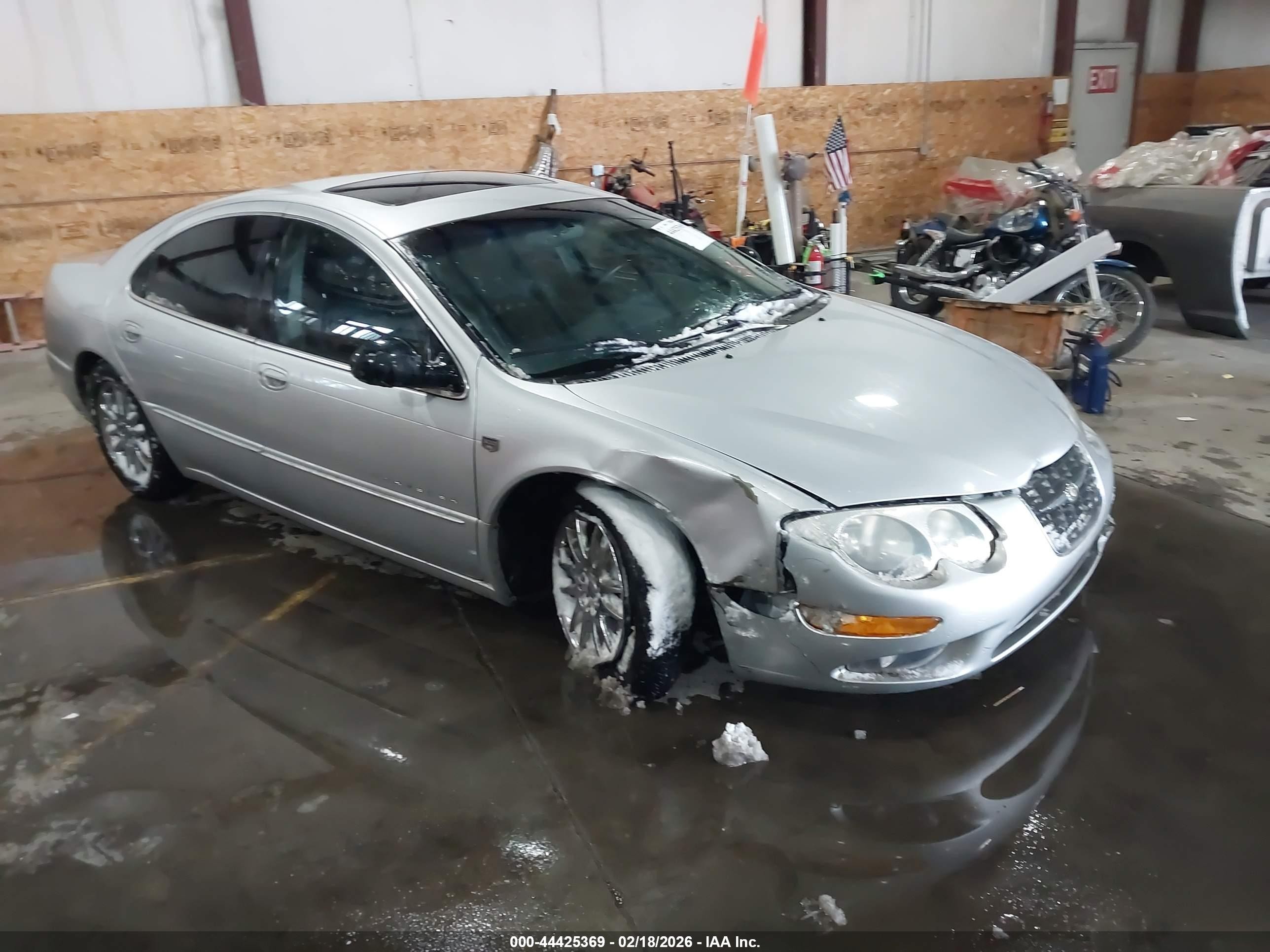2001 Chrysler 300M M, VIN 2C3HE66G11H703703 — Бок