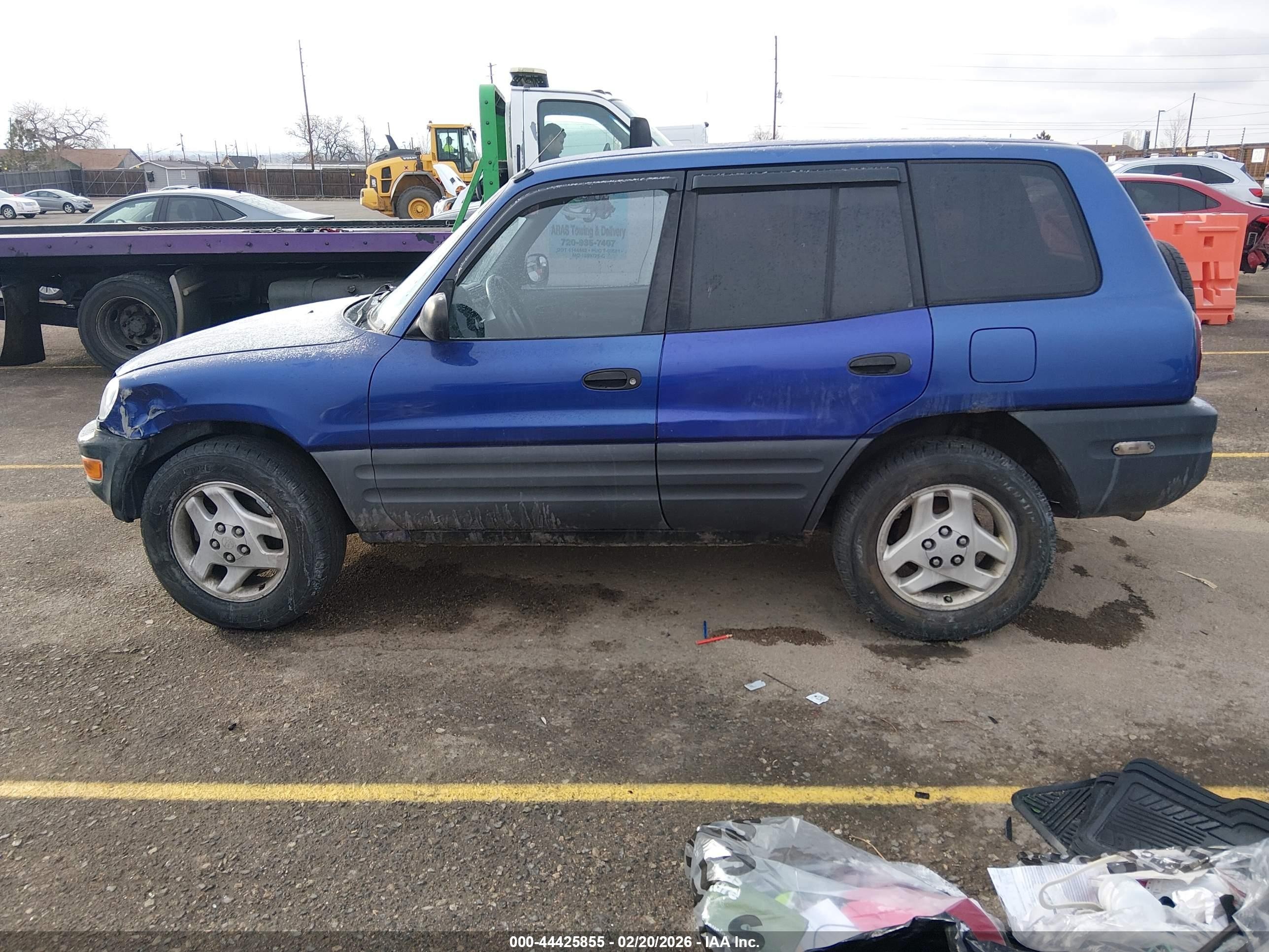 1998 Toyota RAV4, VIN JT3GP10V6W7035187 — Front end