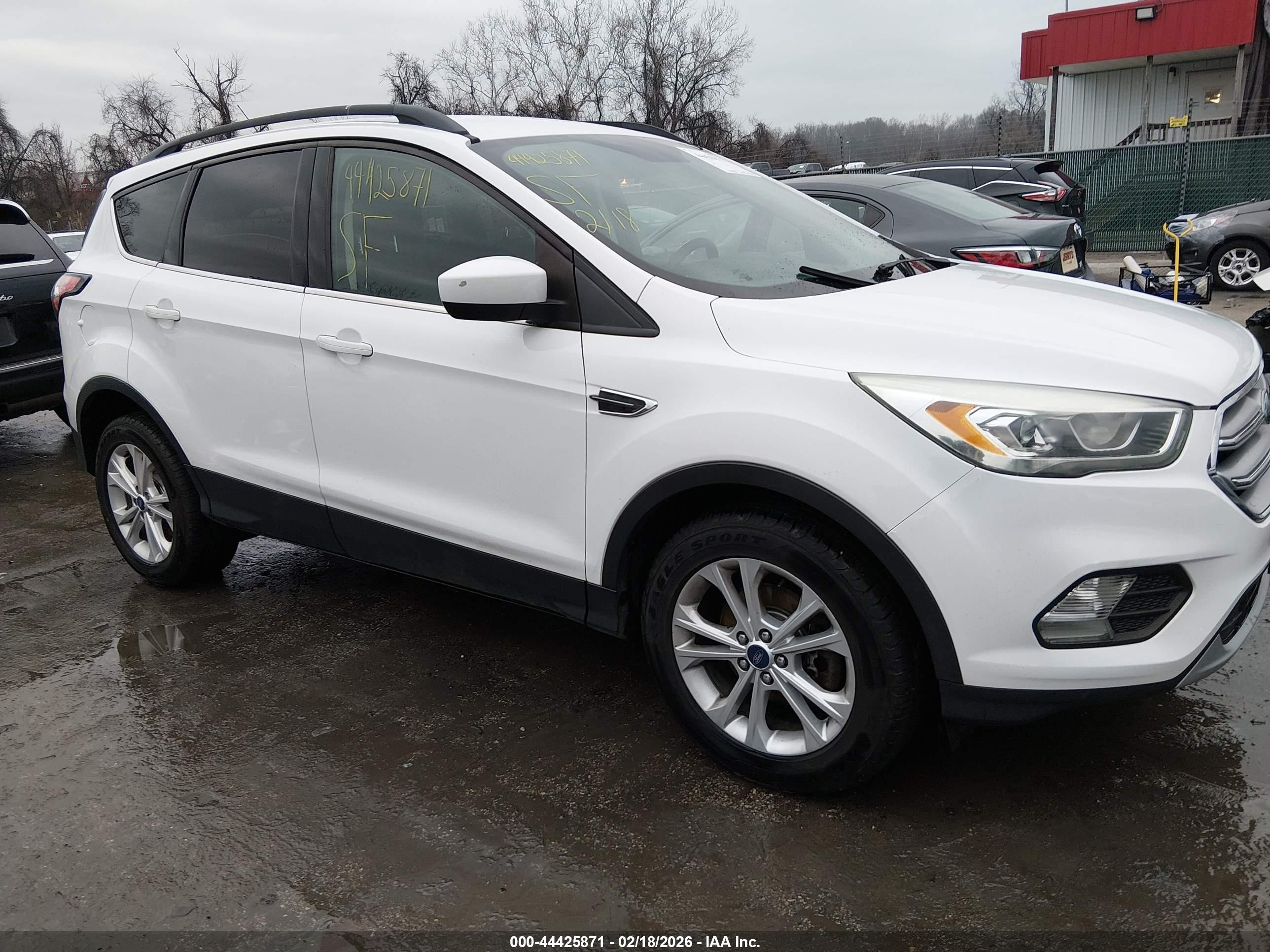 2017 Ford Escape SE, VIN 1FMCU9GD5HUC70498 — Not stated