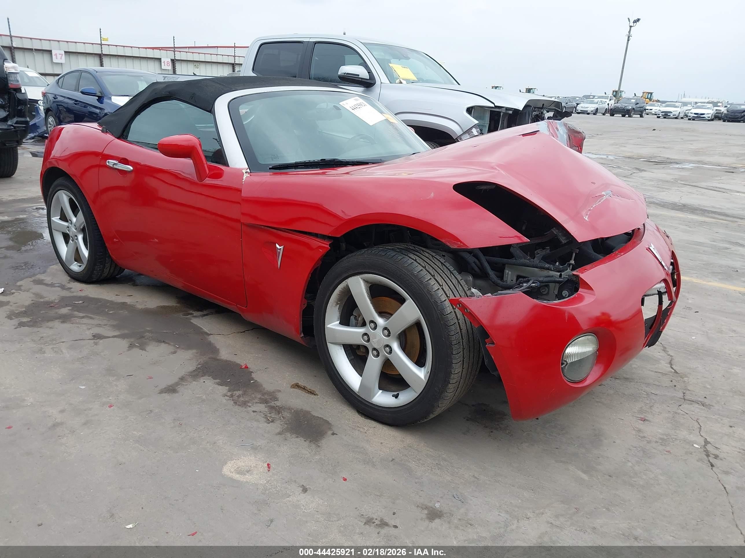 2007 Pontiac Solstice, VIN 1G2MB35B87Y104503 — Front end