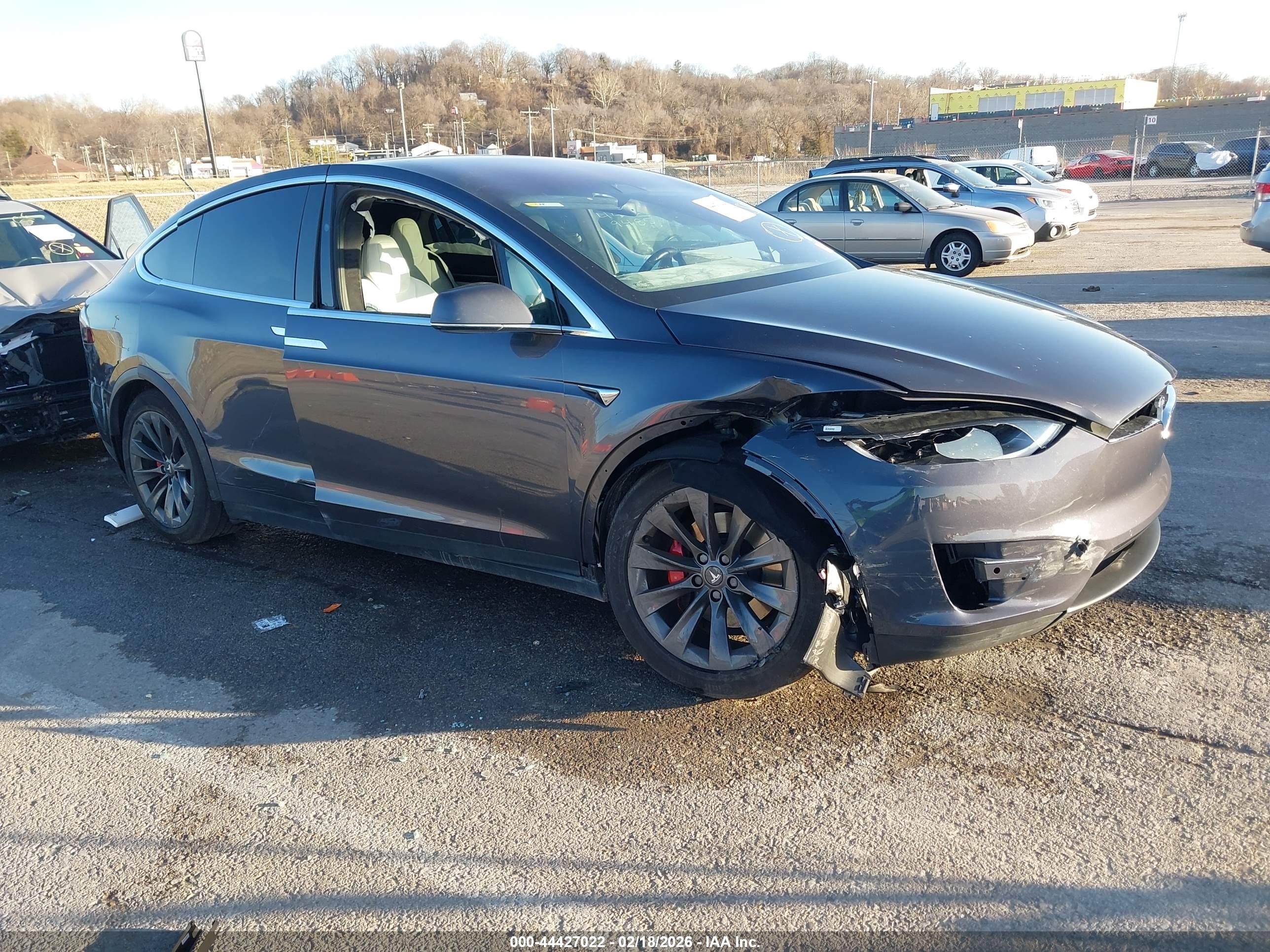 2018 Tesla Model X 75D, VIN 5YJXCBE45JF089774 — Side