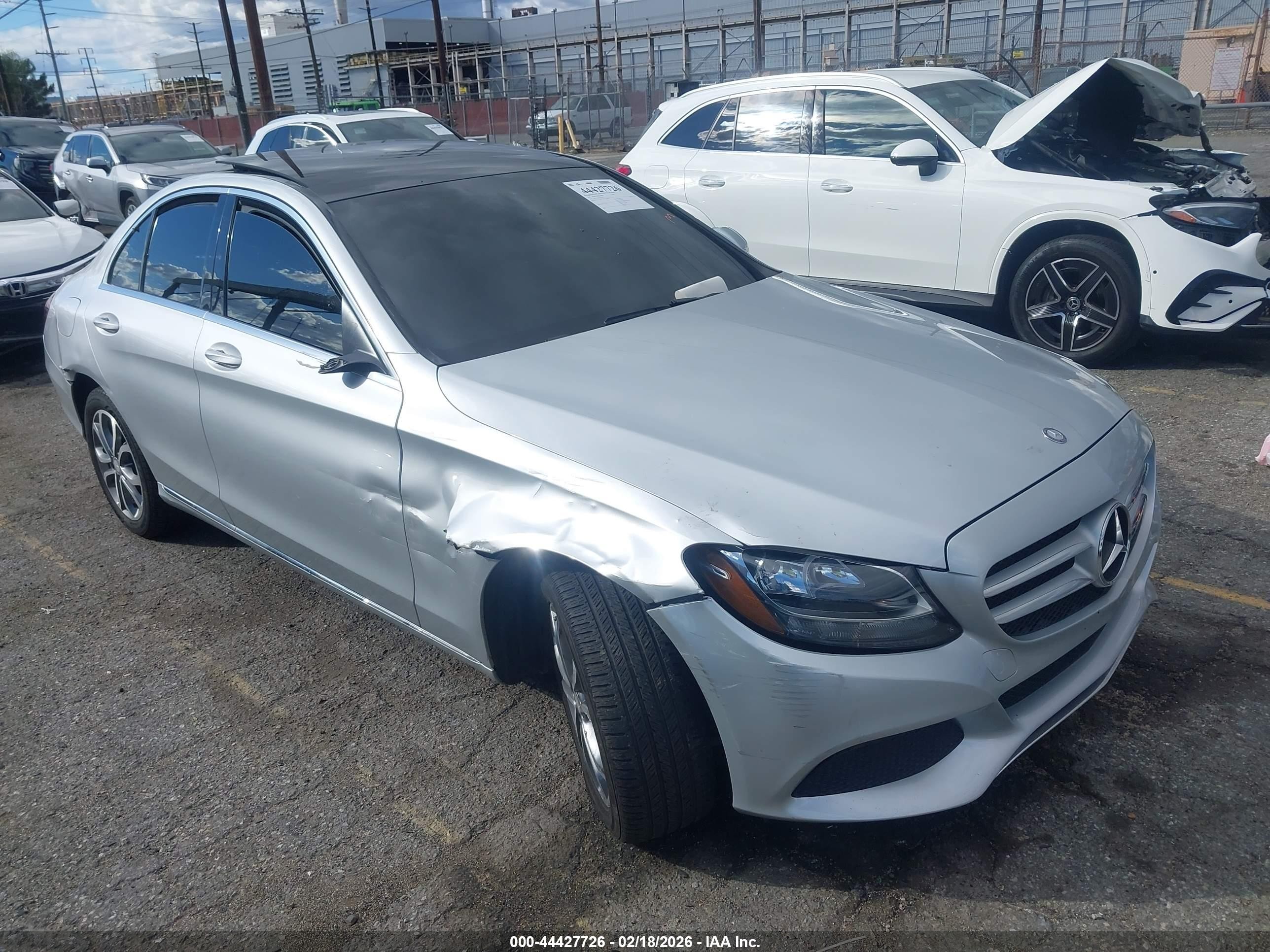 2015 Mercedes-Benz C 300, VIN 55SWF4KB6FU014508 — Side