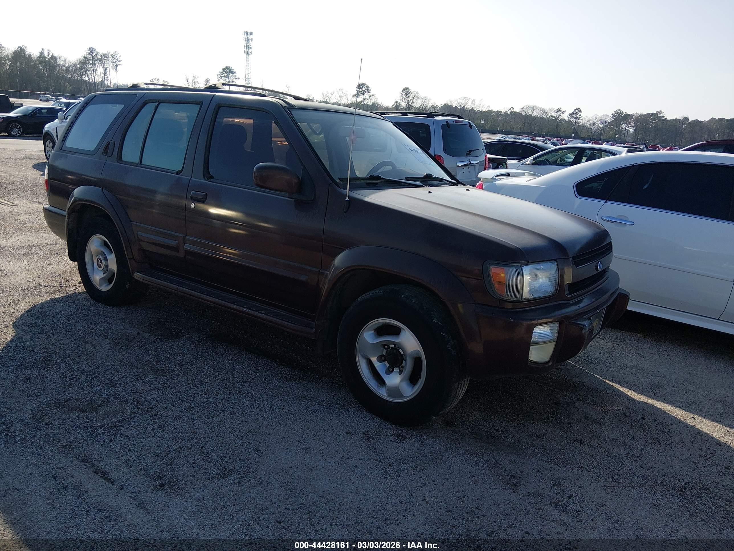 1999 Infiniti QX4, VIN JNRAR05Y5XW050733 — Rear end