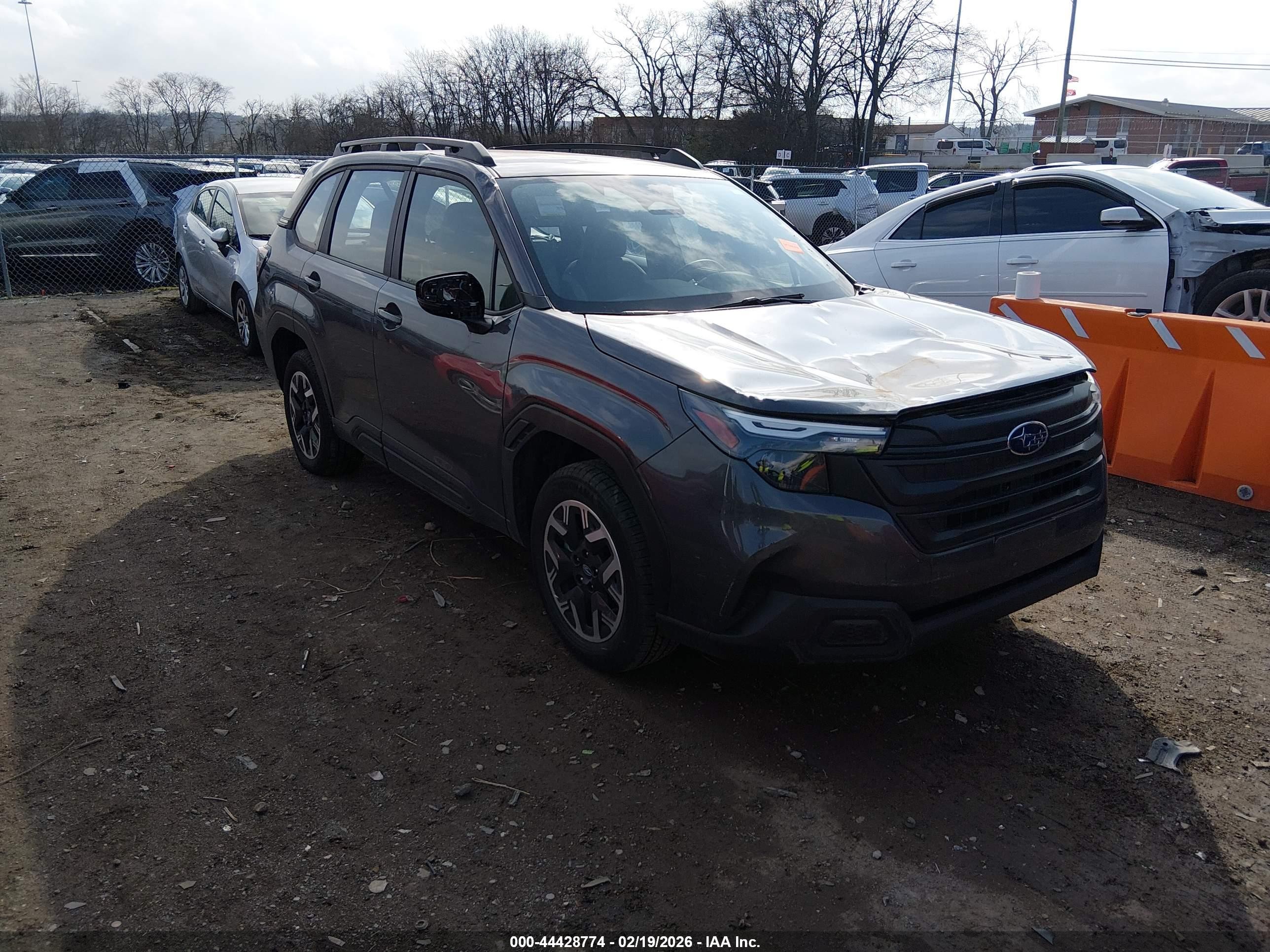 2025 Subaru Forester, VIN JF2SLDACXSH406194 — Перед