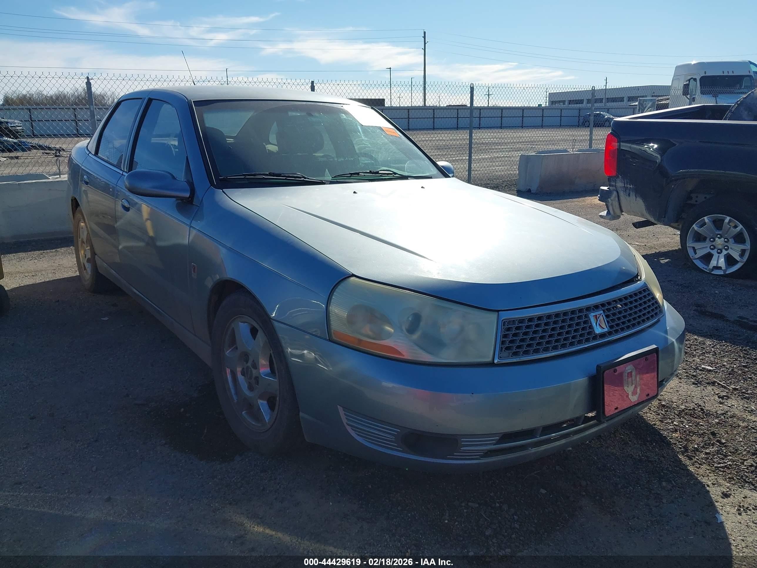 2004 Saturn L L300 2, VIN 1G8JD54R74Y506263 — Front end