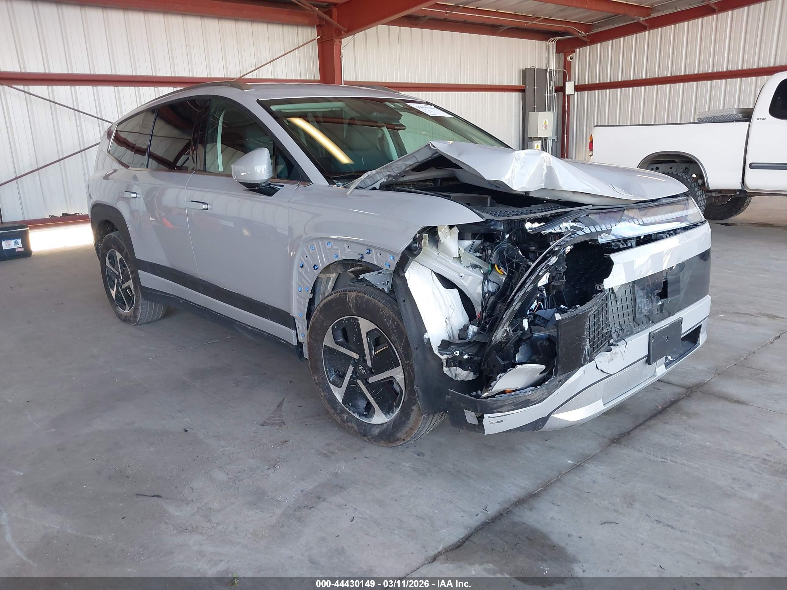 2026 Hyundai IONIQ 9 SE, VIN 7YAMTFS31TY006553 — Front end