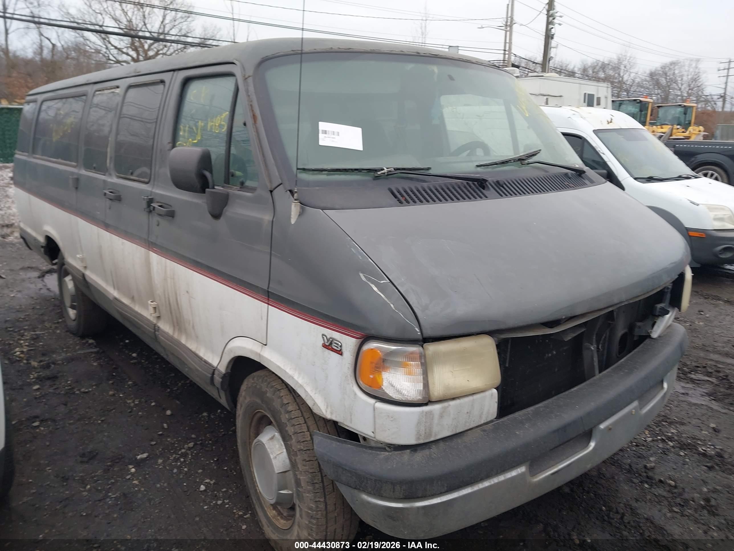1995 Dodge Passenger, VIN 2B5WB35Z3SK572087 — Front end