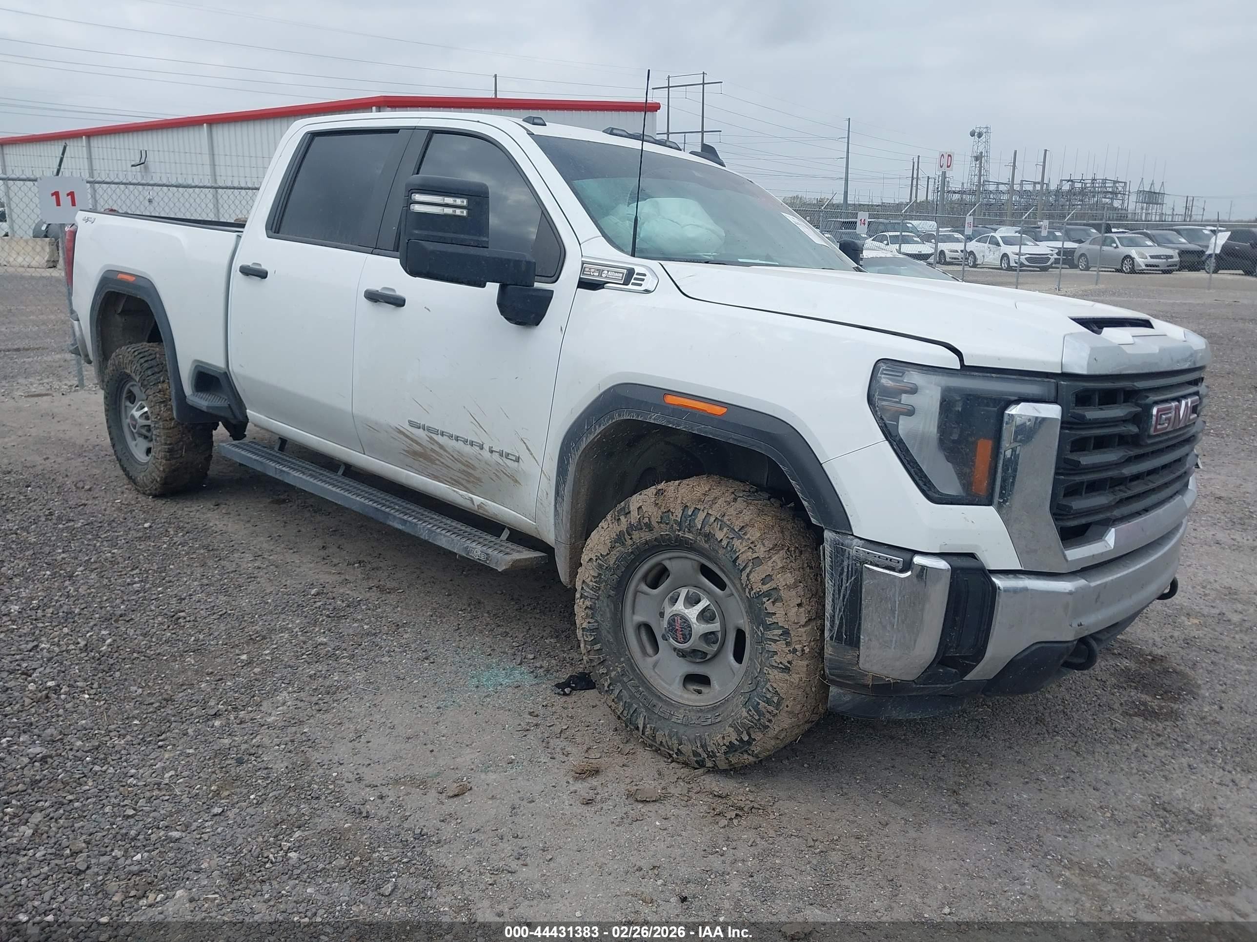 2024 GMC Sierra 2500HD Pro, VIN 1GT49LE70RF357090 — Front end