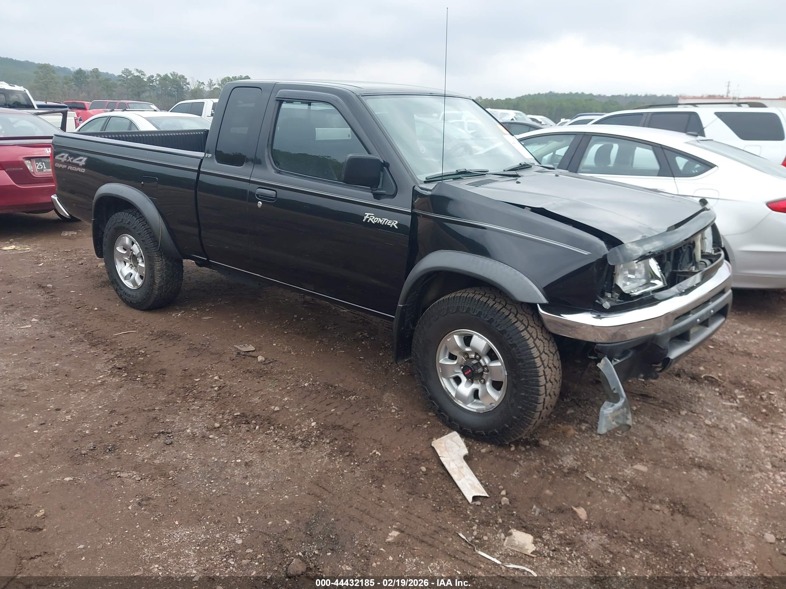 1999 Nissan Frontier XE, VIN 1N6ED26Y9XC317770 — Front end
