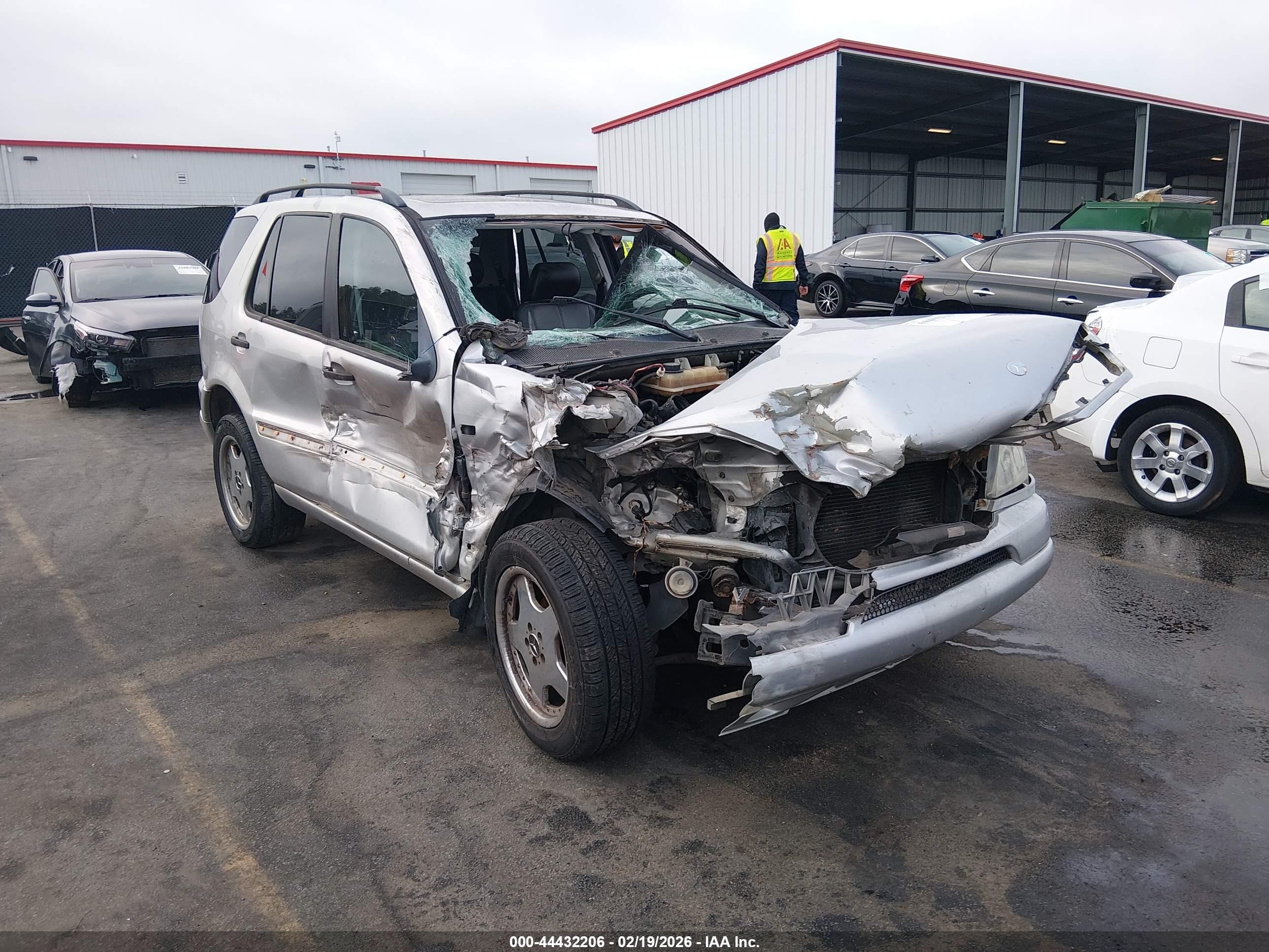 2001 Mercedes-Benz M 320/430/500, VIN 4JGAB54E01A267647 — Rollover
