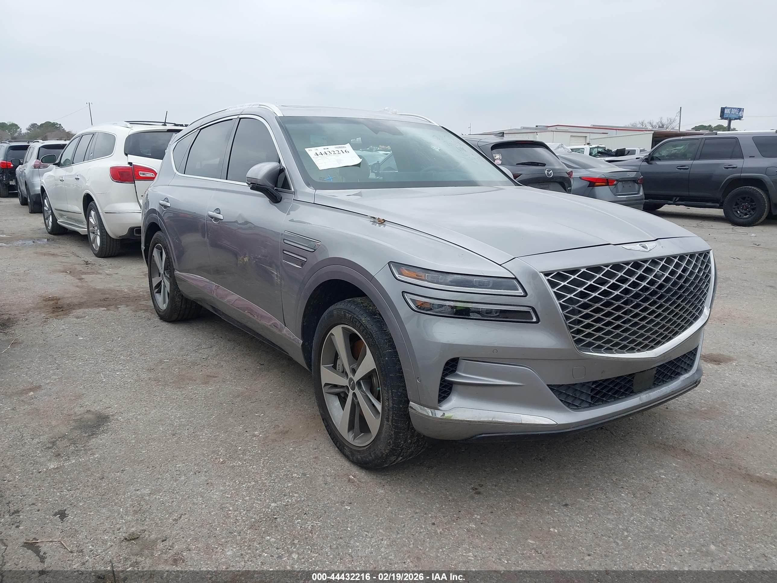 2024 Genesis GV80, VIN KMUHCESC3RU193889 — Side