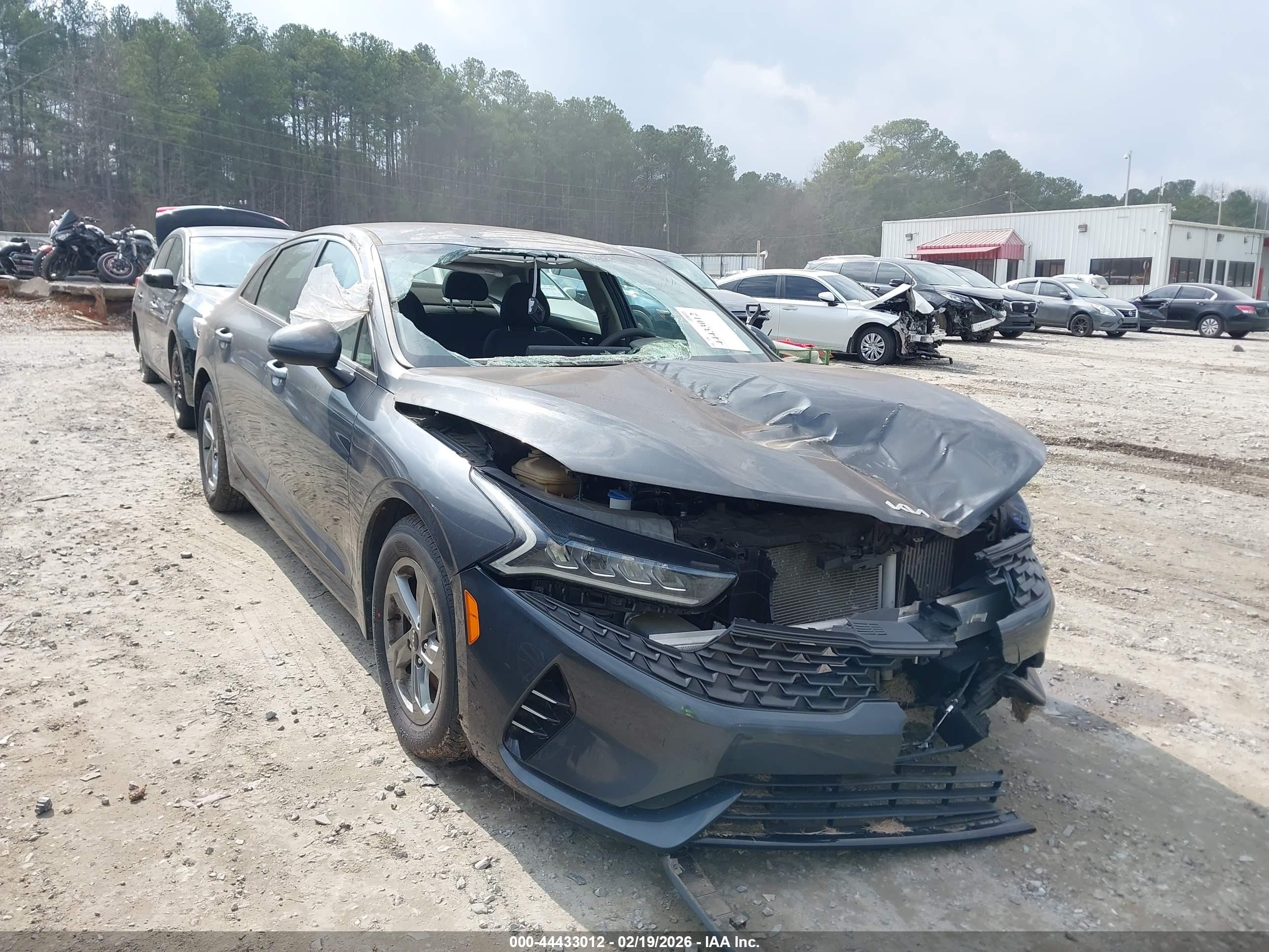 2022 Kia K5 LXS, VIN 5XXG14J29NG142761 — Front end