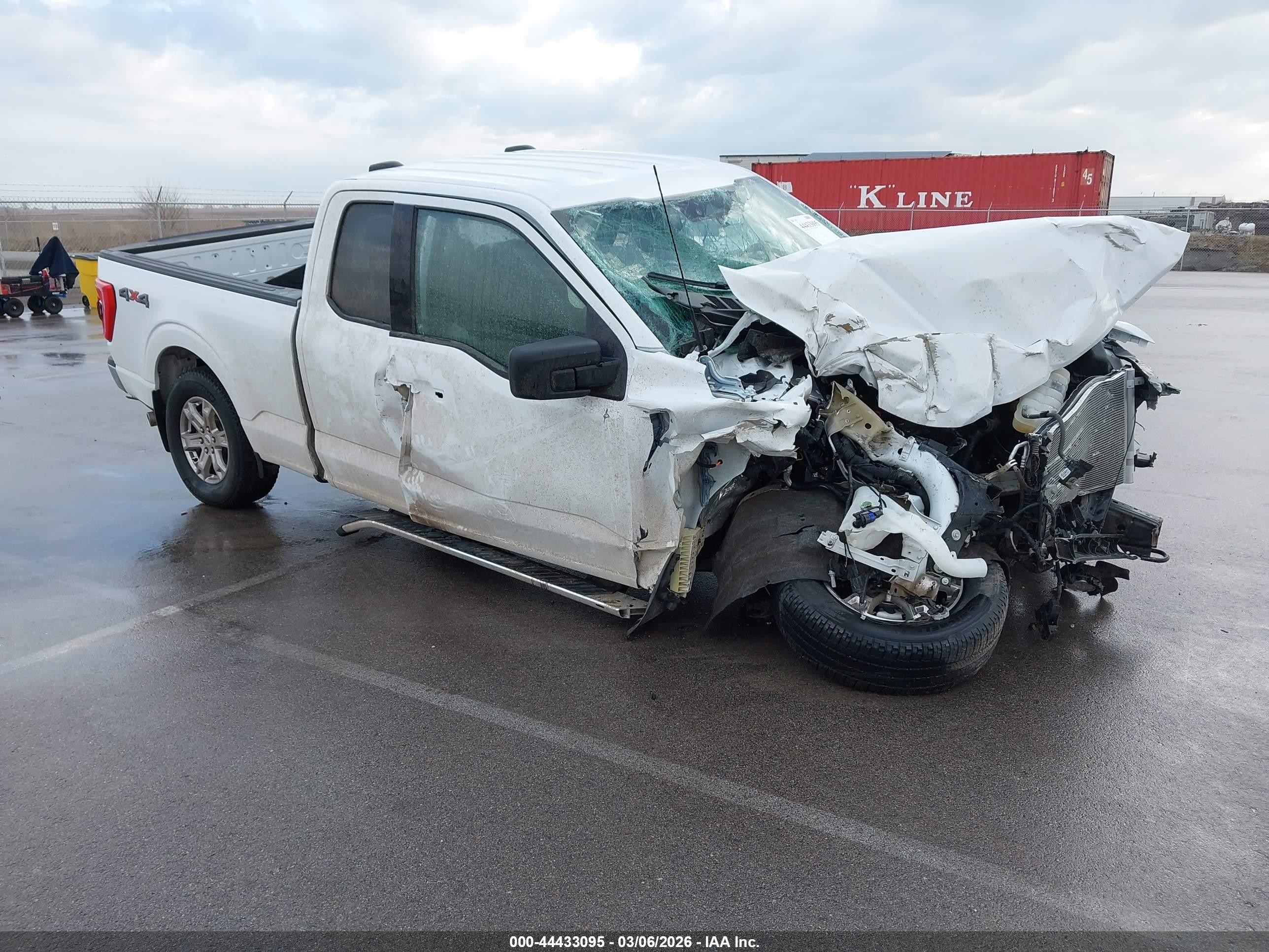 2022 Ford F-150 XLT, VIN 1FTFX1E59NKE86951 — Front end
