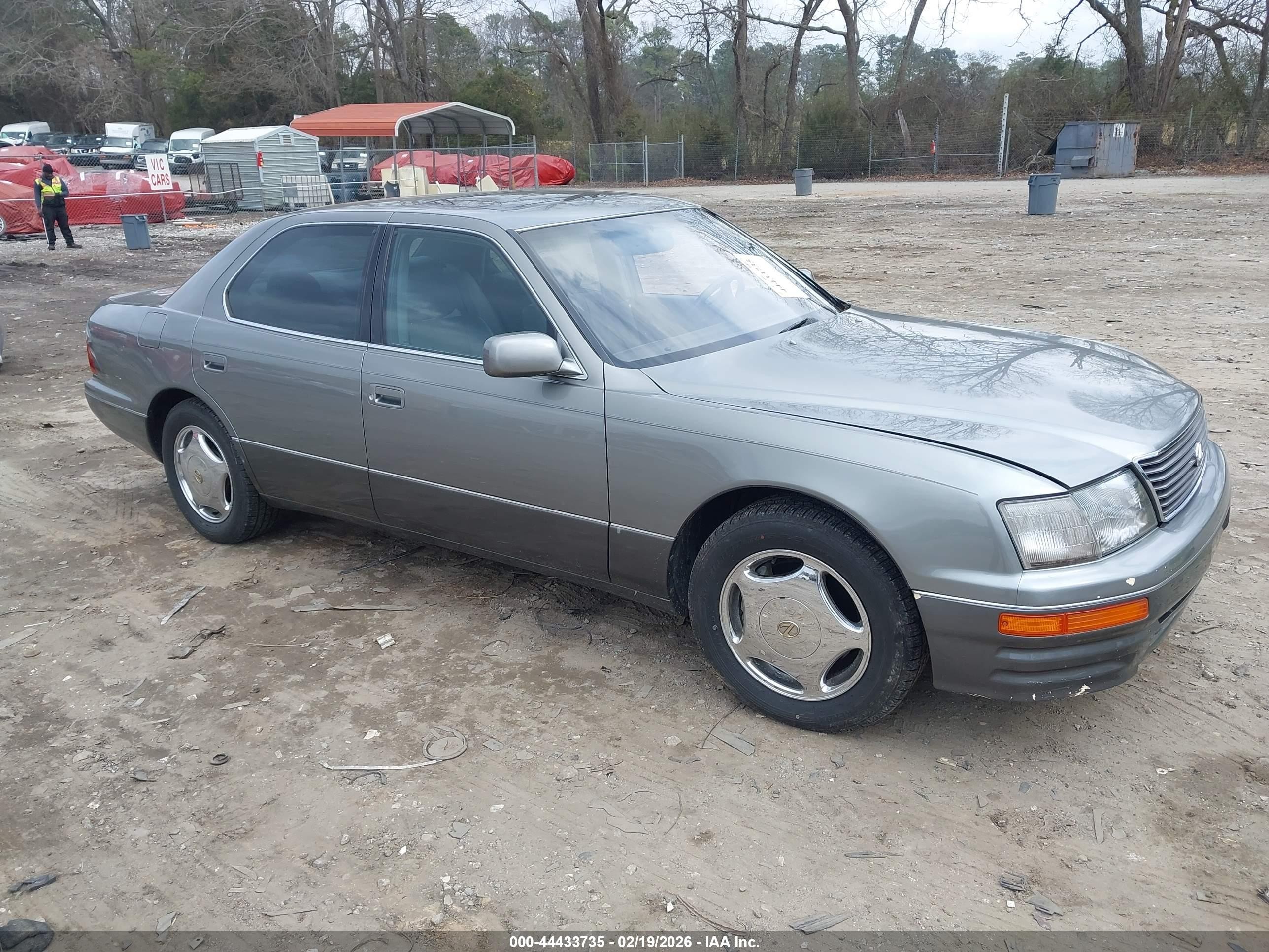 1995 Lexus LS 400, VIN JT8UF22E1S0006993 — Side