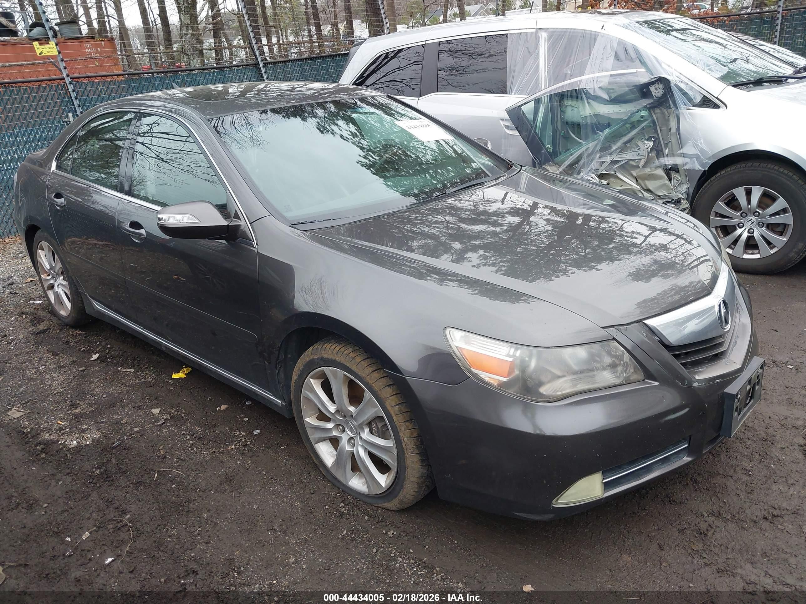 2010 Acura RL Technology, VIN JH4KB2F67AC000893 — Normal wear