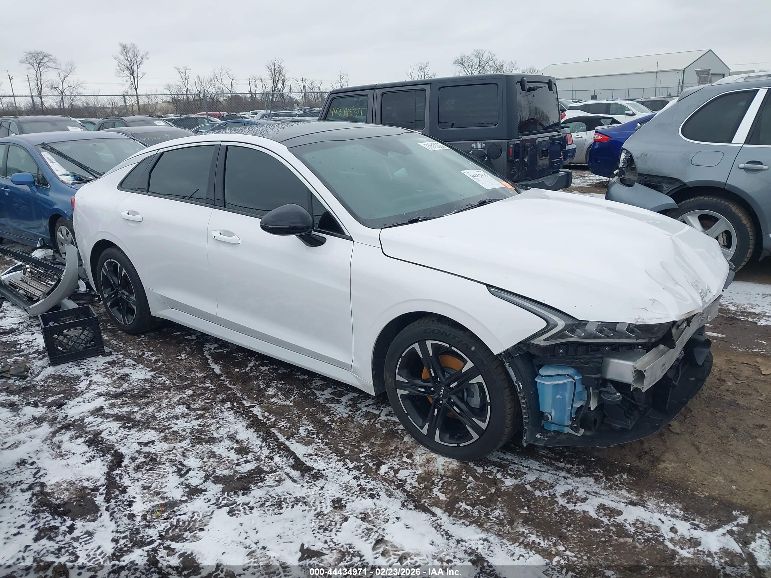 2023 Kia K5 GT-Line, VIN 5XXG64J27PG191512 — Front end