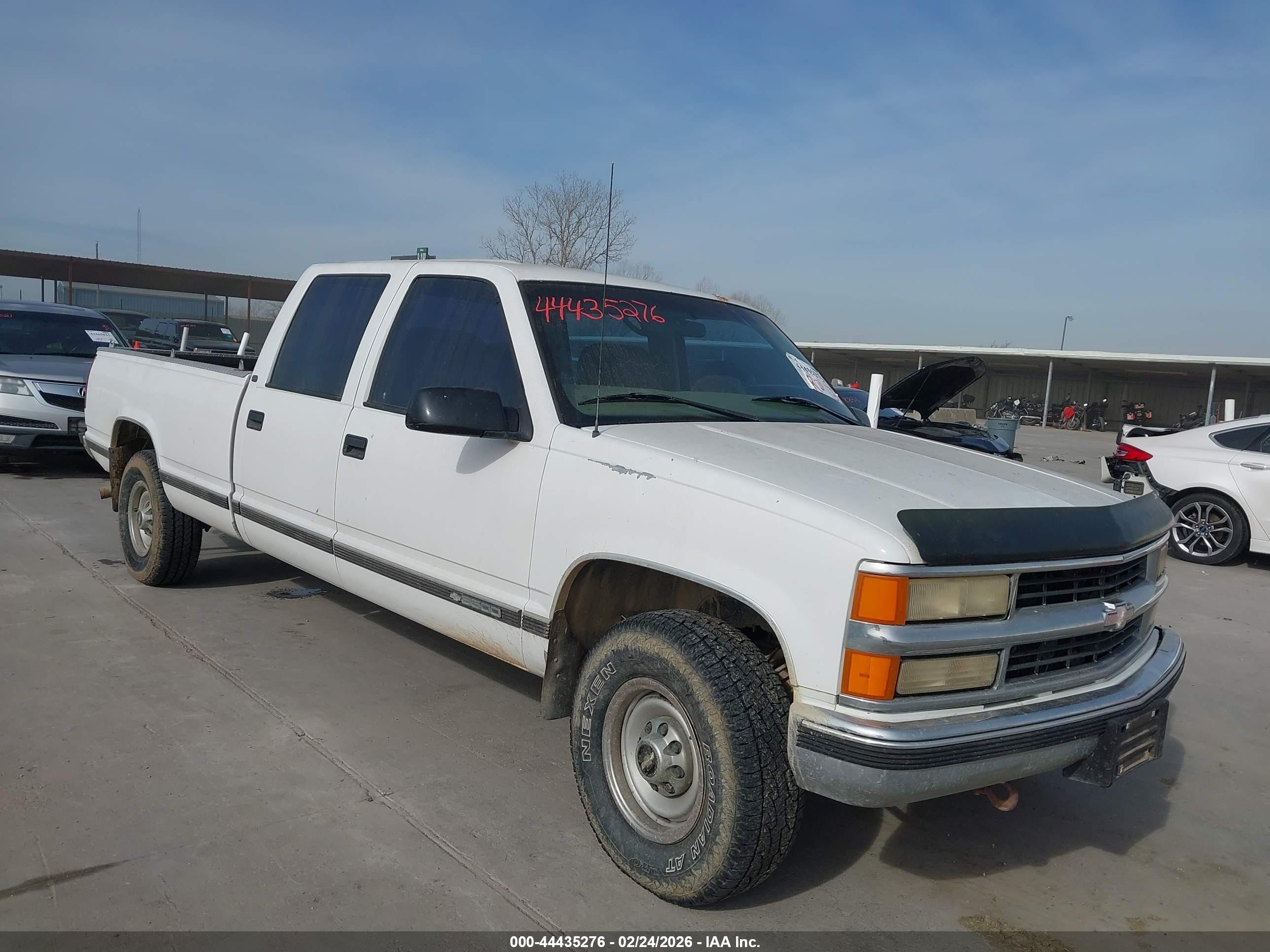 1997 Chevrolet Silverado 3500, VIN 1GCGC33JXVF055832 — Крыша