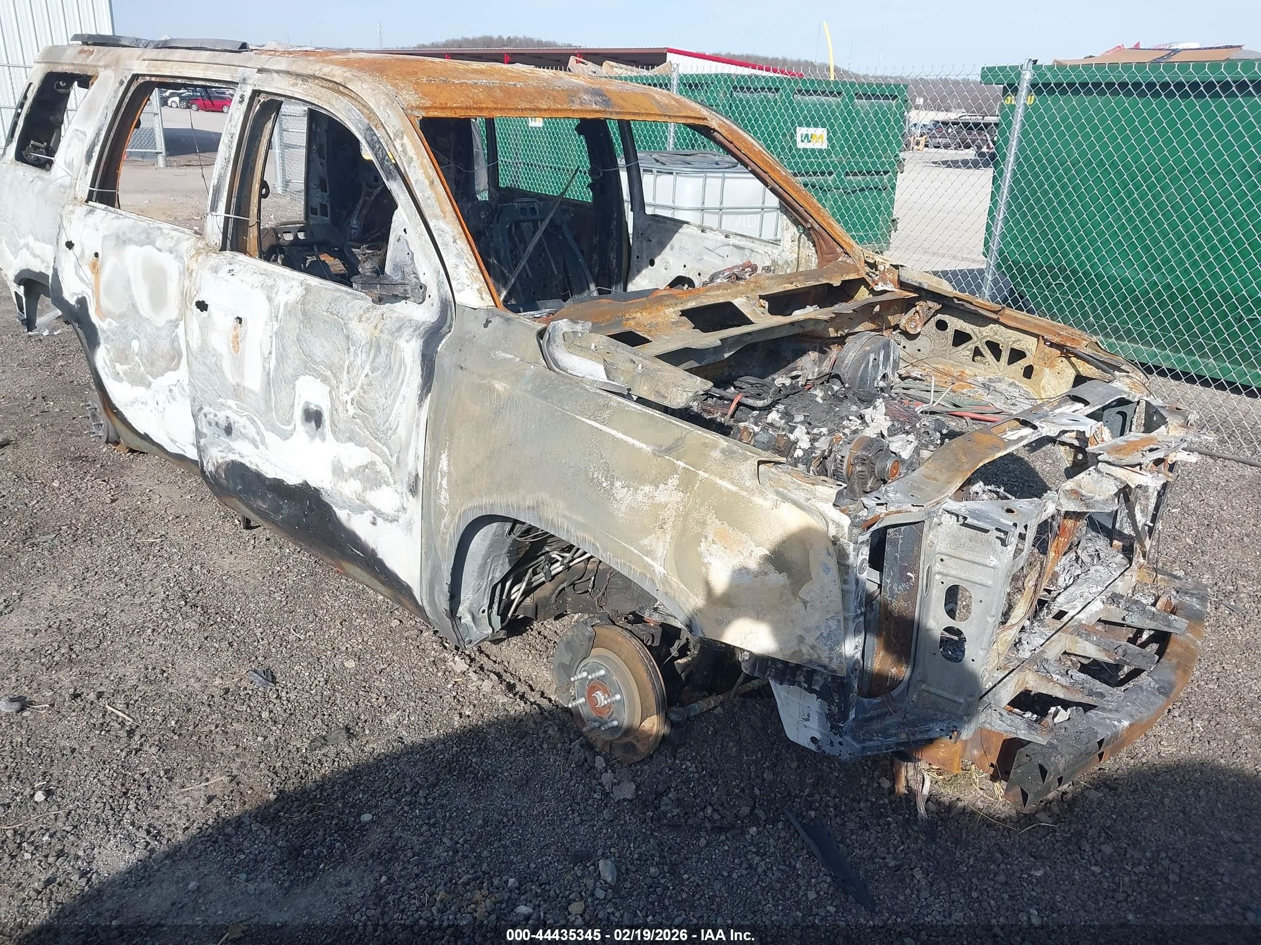 2020 GMC Yukon SLT, VIN 1GKS2BKC8LR255554 — Burn