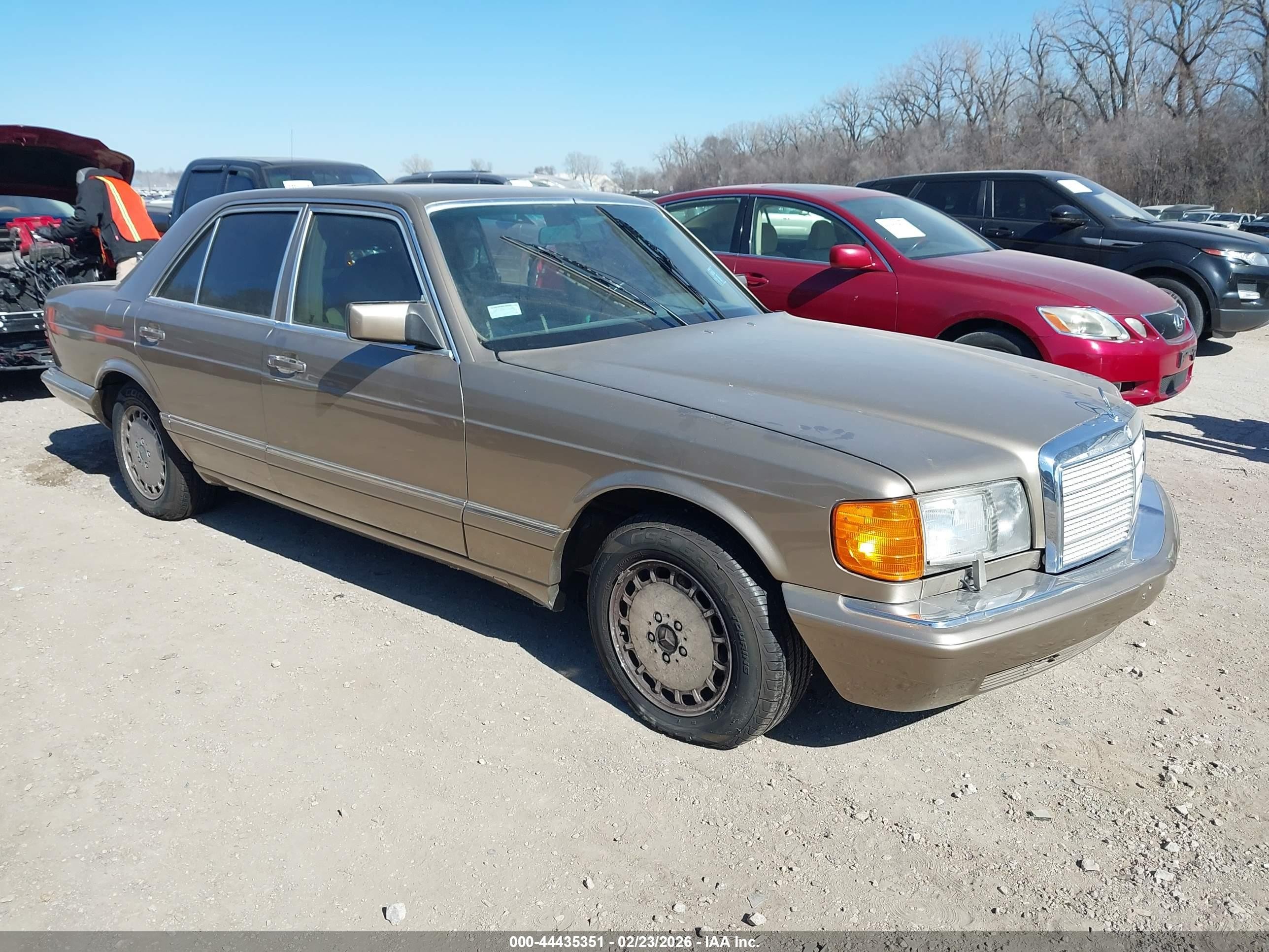 1991 Mercedes-Benz 350, VIN WDBCB34E2MA575892 — Front end