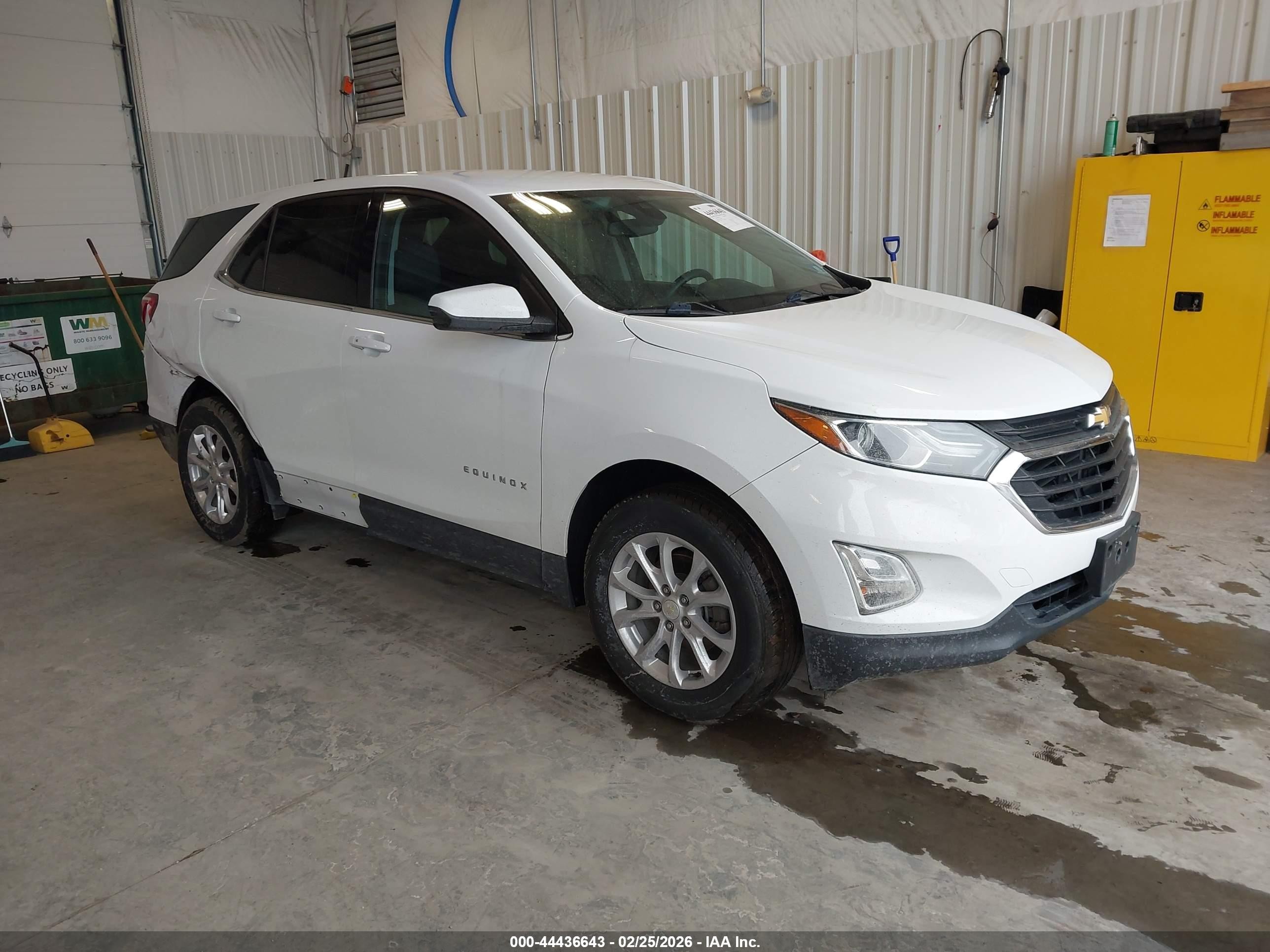 2020 Chevrolet Equinox LT, VIN 3GNAXUEV2LS511404 — Side
