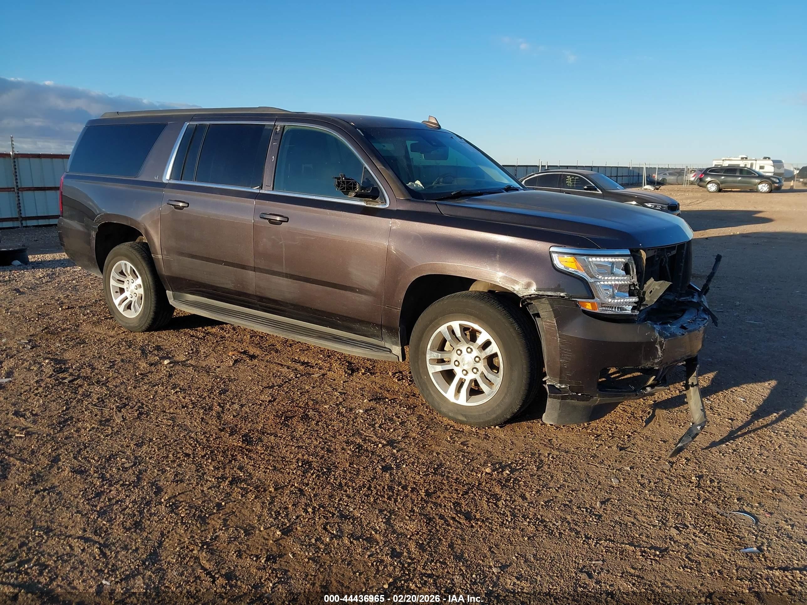 2015 Chevrolet Suburban LT, VIN 1GNSKJKCXFR637733 — Front end