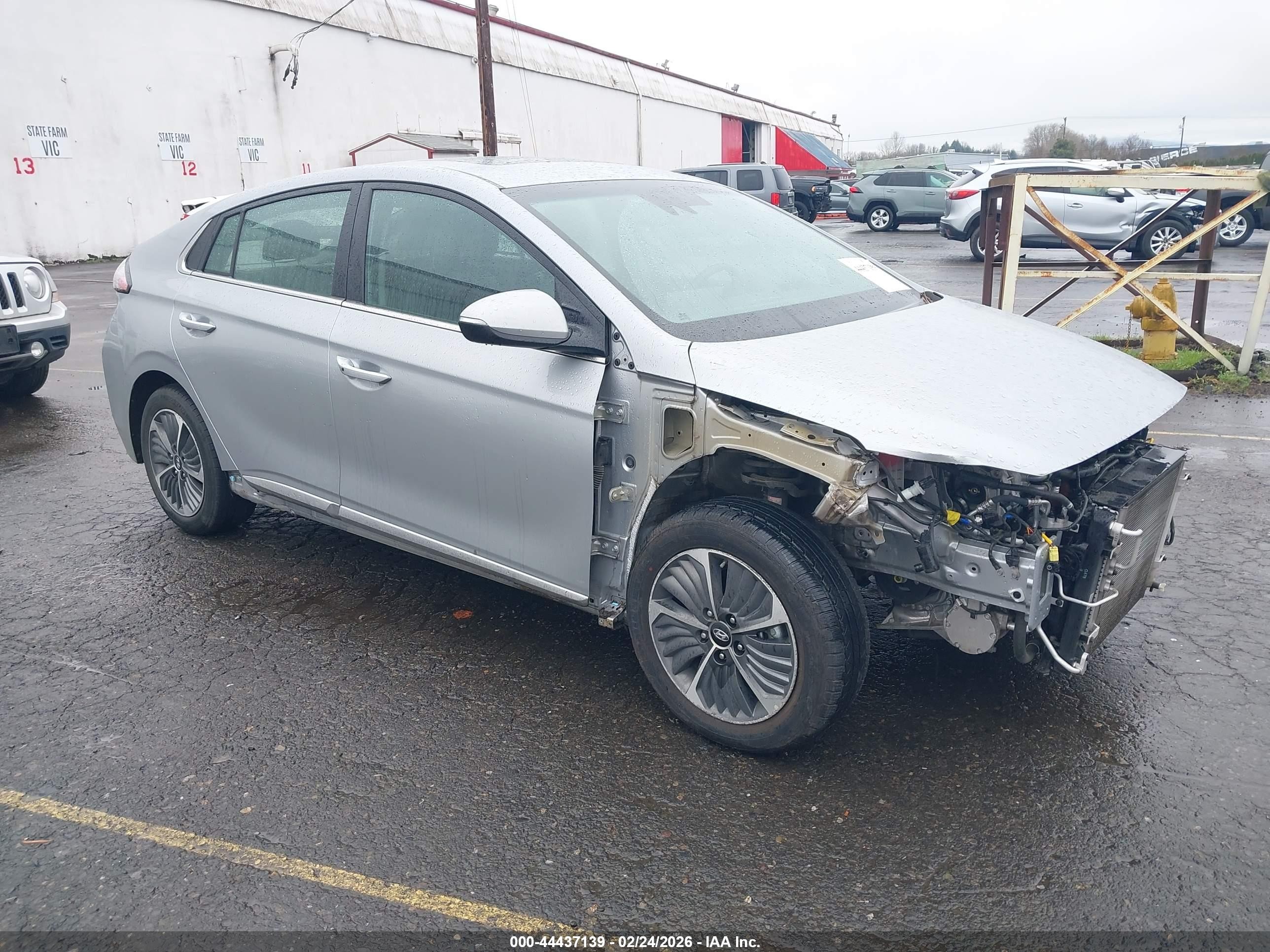 2021 Hyundai Ioniq Limited, VIN KMHCX5LD6MU250096 — Front end