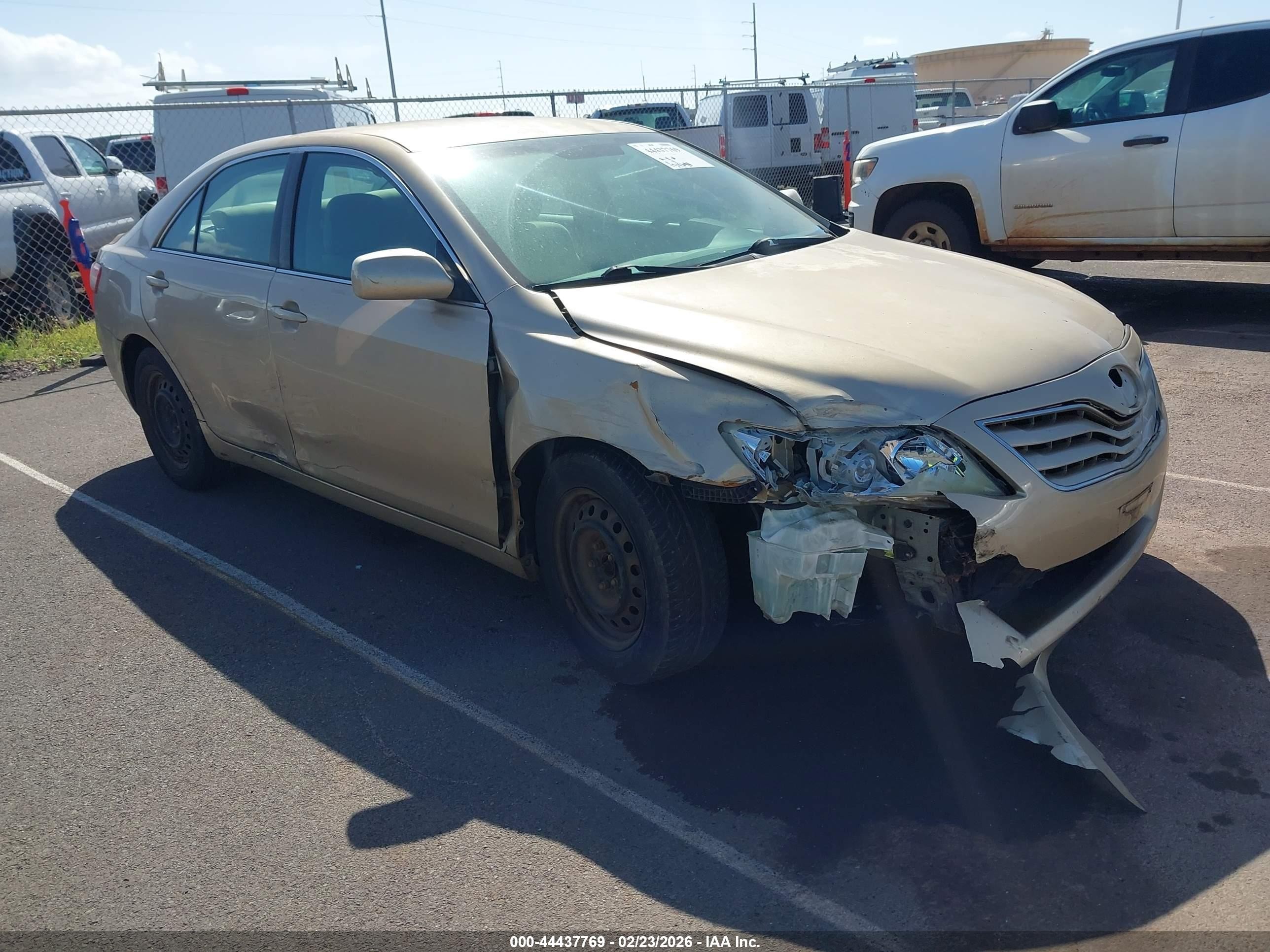 2010 Toyota Camry LE, VIN 4T1BF3EK5AU102192 — Front end