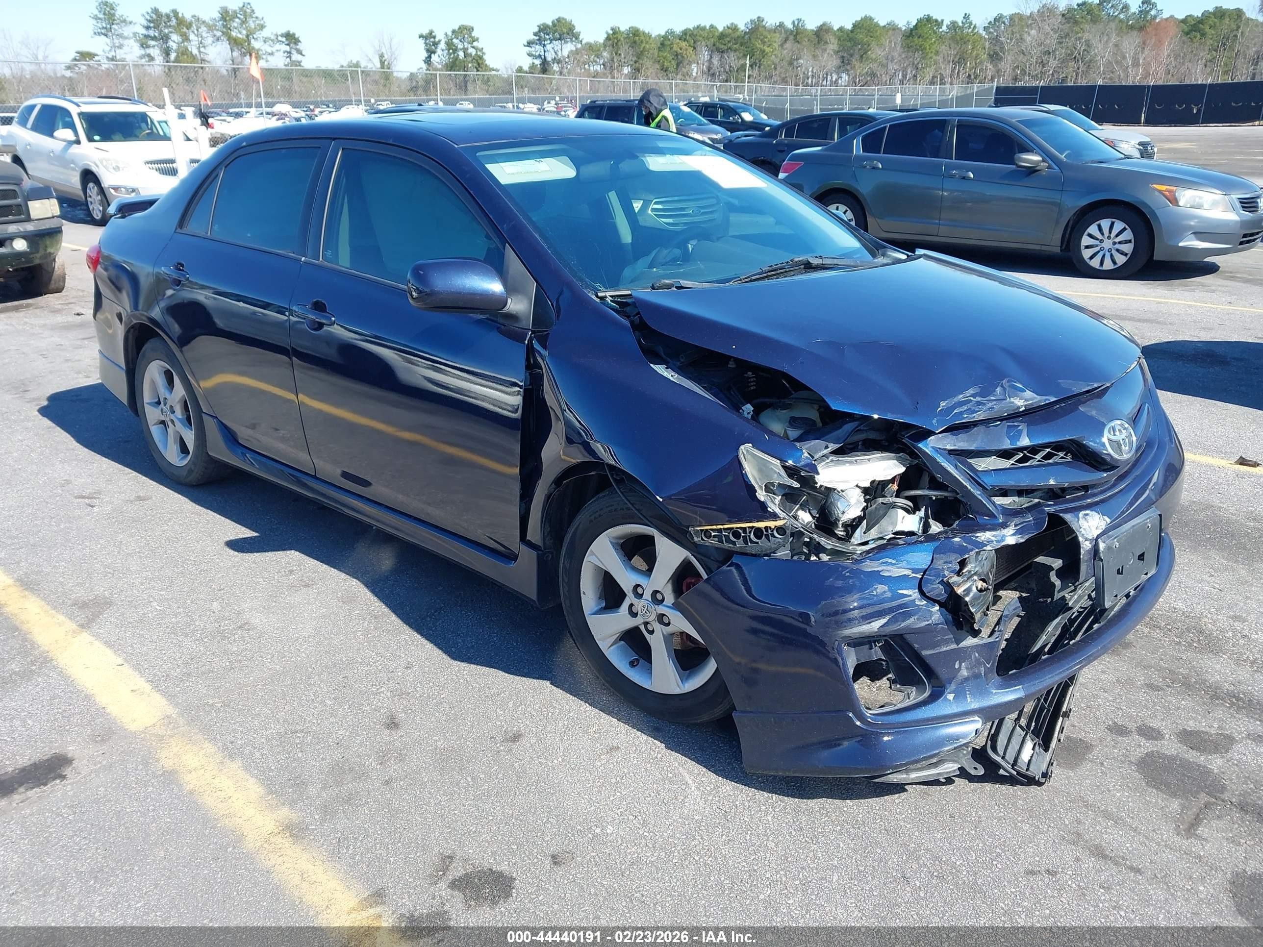 2011 Toyota Corolla LE, VIN 2T1BU4EE3BC723357 — Front end