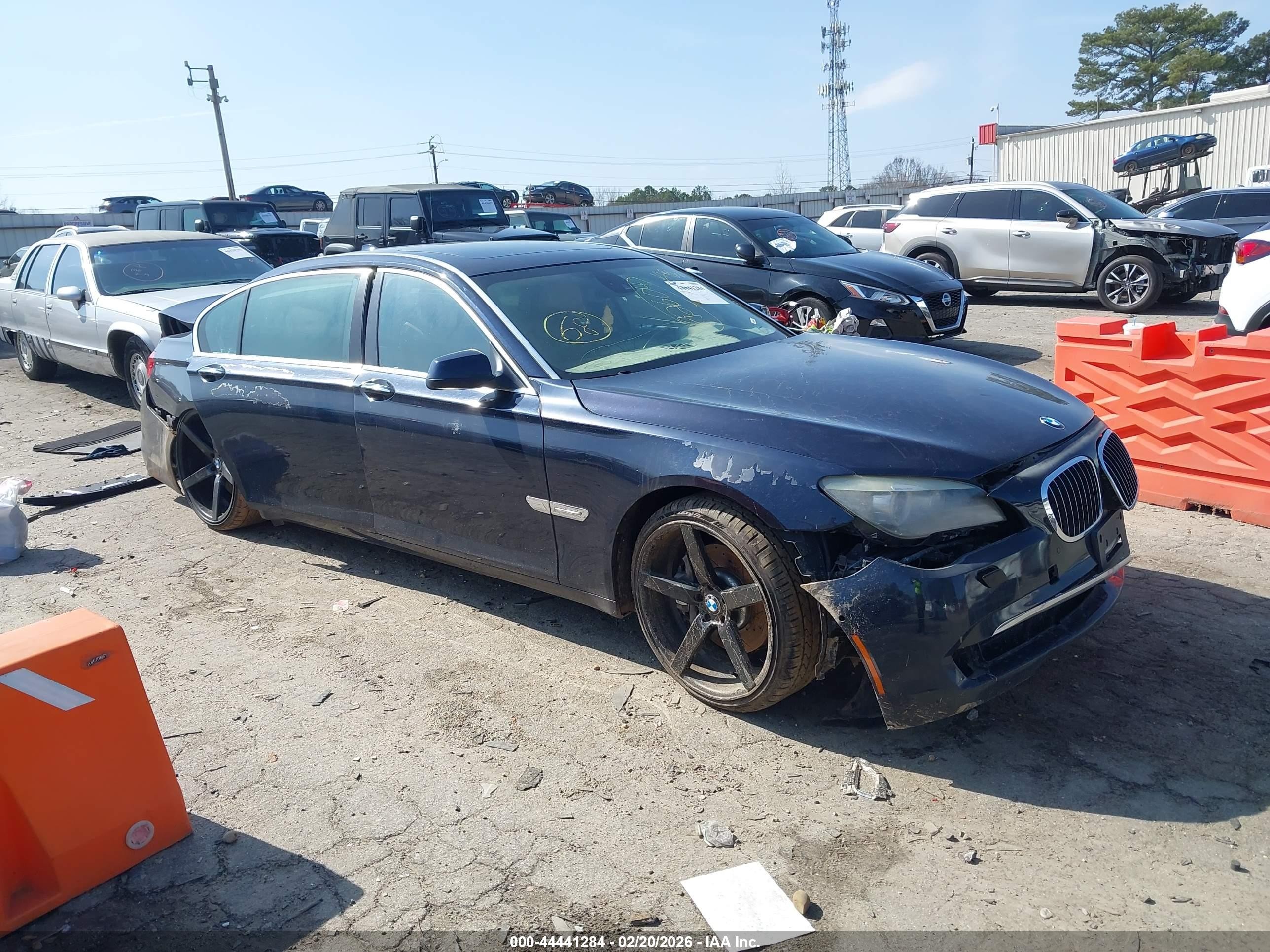 2009 BMW 7 Series 750Li, VIN WBAKB83589CY60245 — Rear end