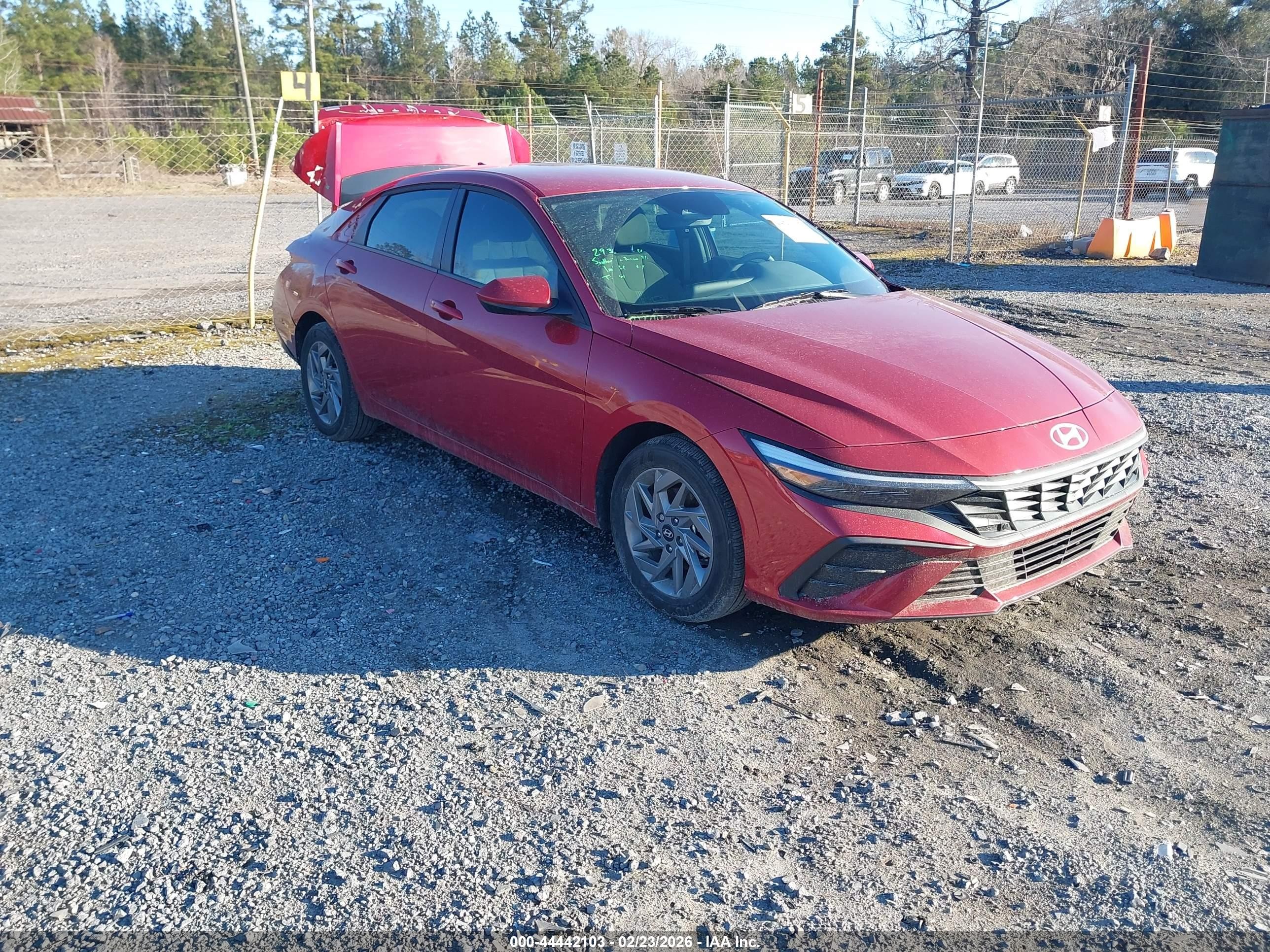 2025 Hyundai Elantra SEL Sport, VIN KMHLM4DJ0SU157868 — Rear end