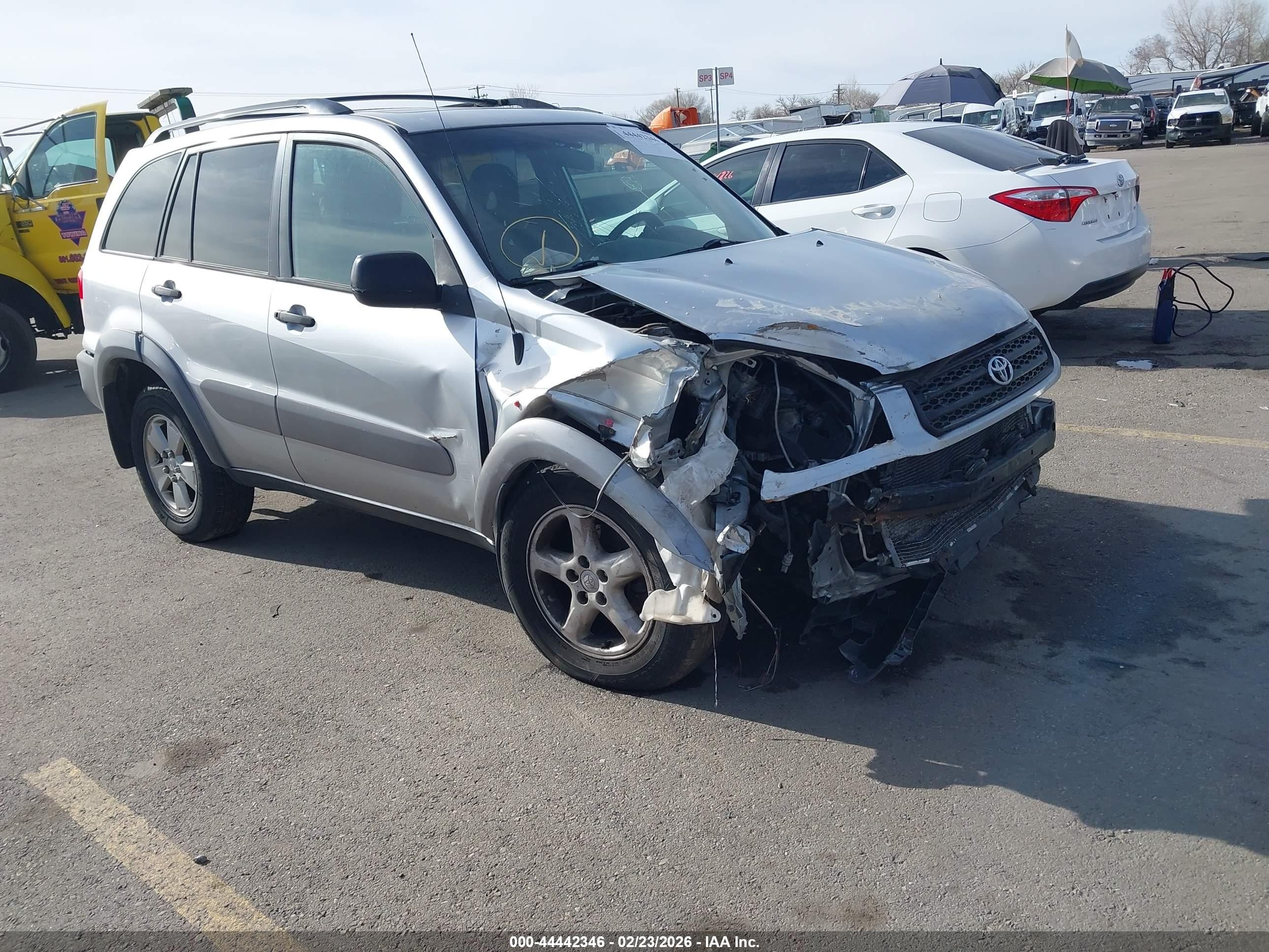 2002 Toyota RAV4, VIN JTEHH20V226064815 — Front end