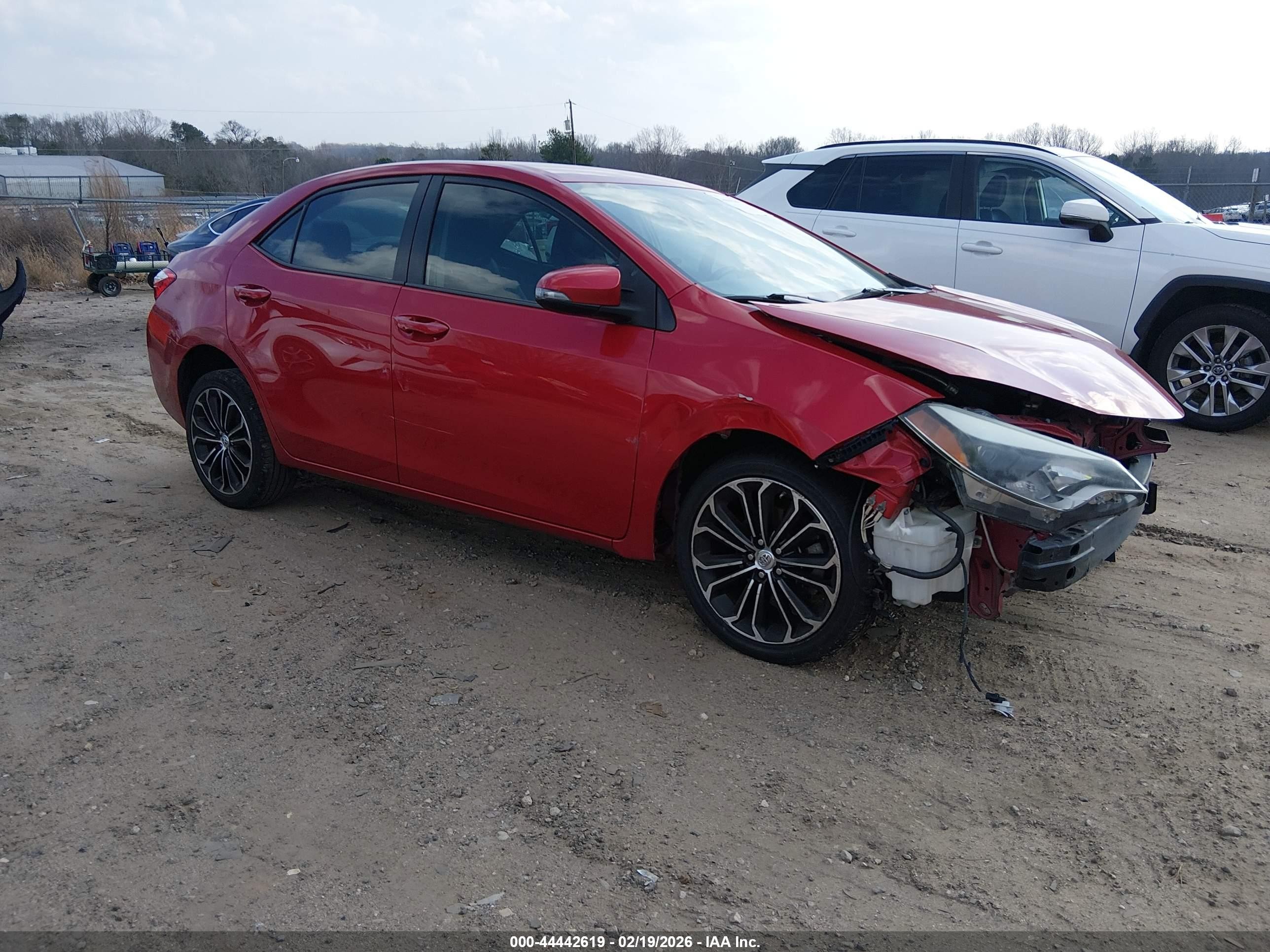 2015 Toyota Corolla LE, VIN 2T1BURHE8FC350461 — Front end