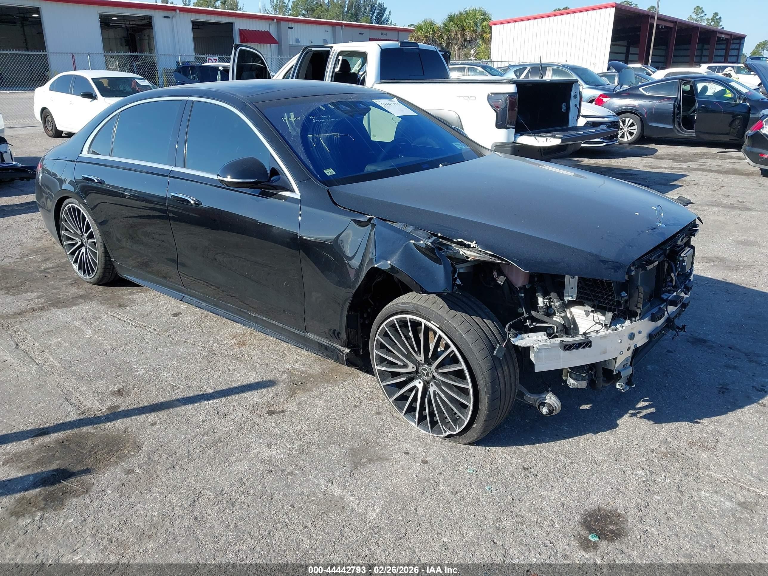 2022 Mercedes-Benz S 500, VIN W1K6G6DB7NA159500 — Front end