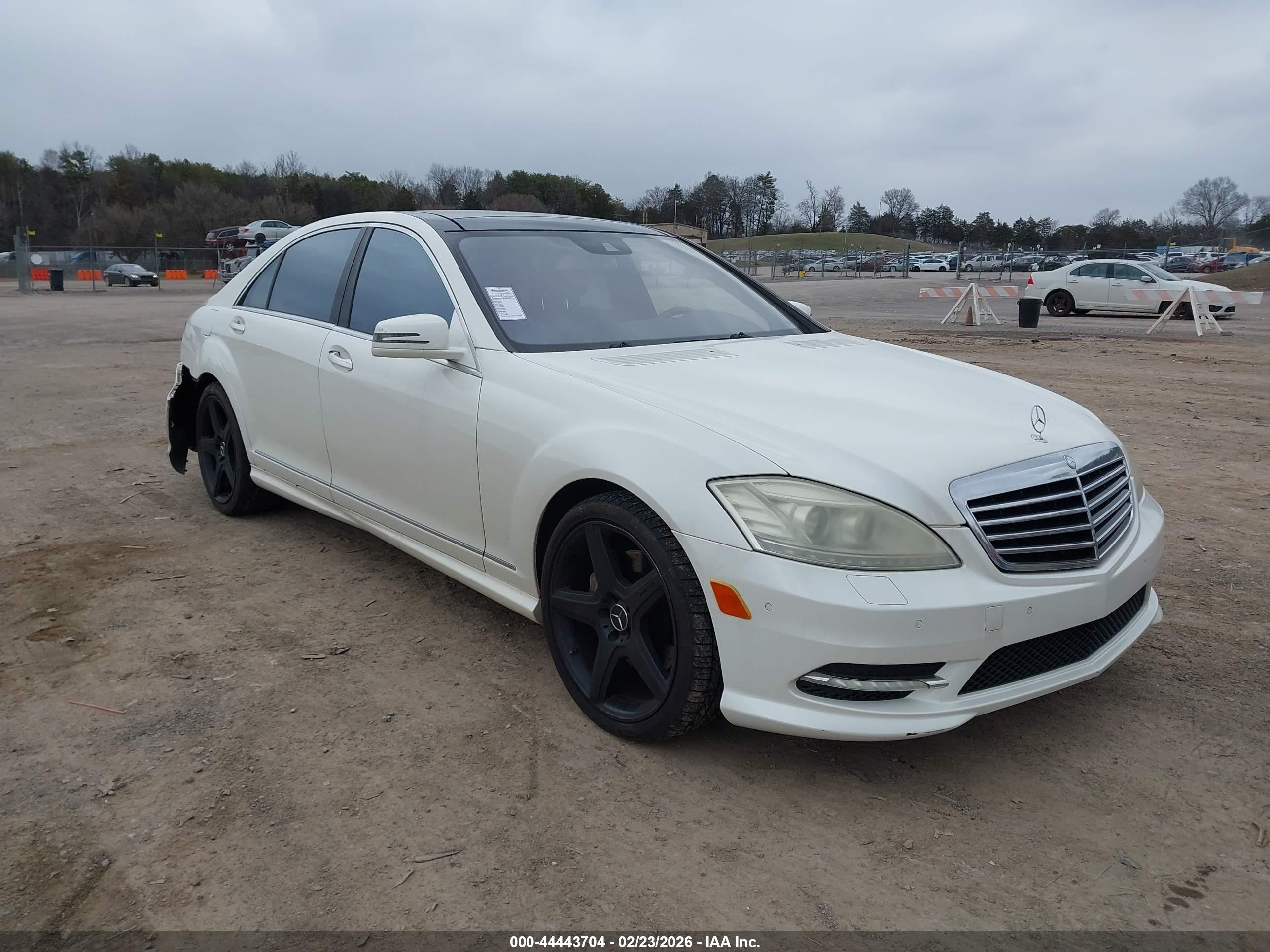 2010 Mercedes-Benz S 550, VIN WDDNG7BB6AA347259 — Rear end