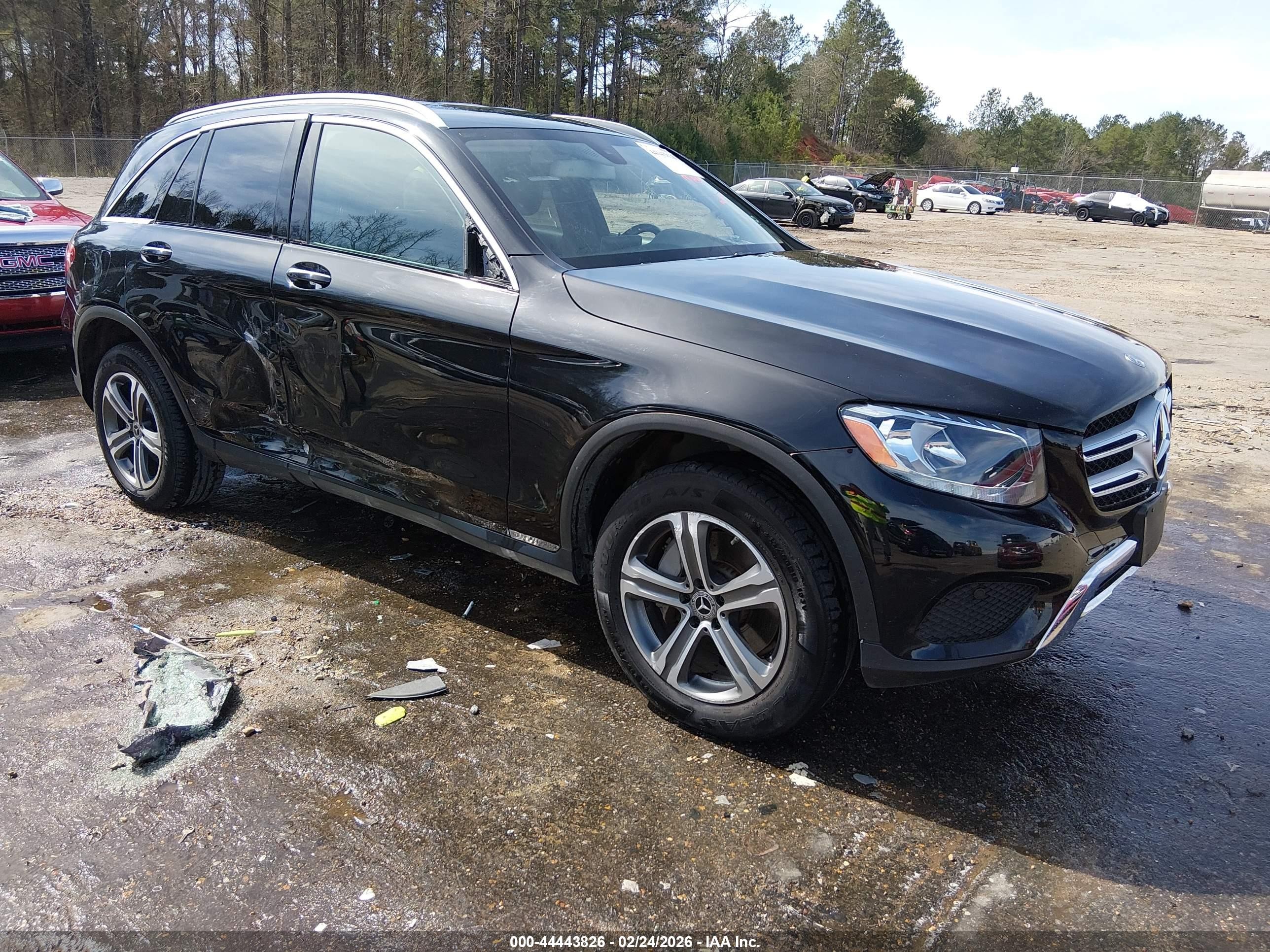 2019 Mercedes-Benz GLC 300, VIN WDC0G4JBXK1005572 — Side