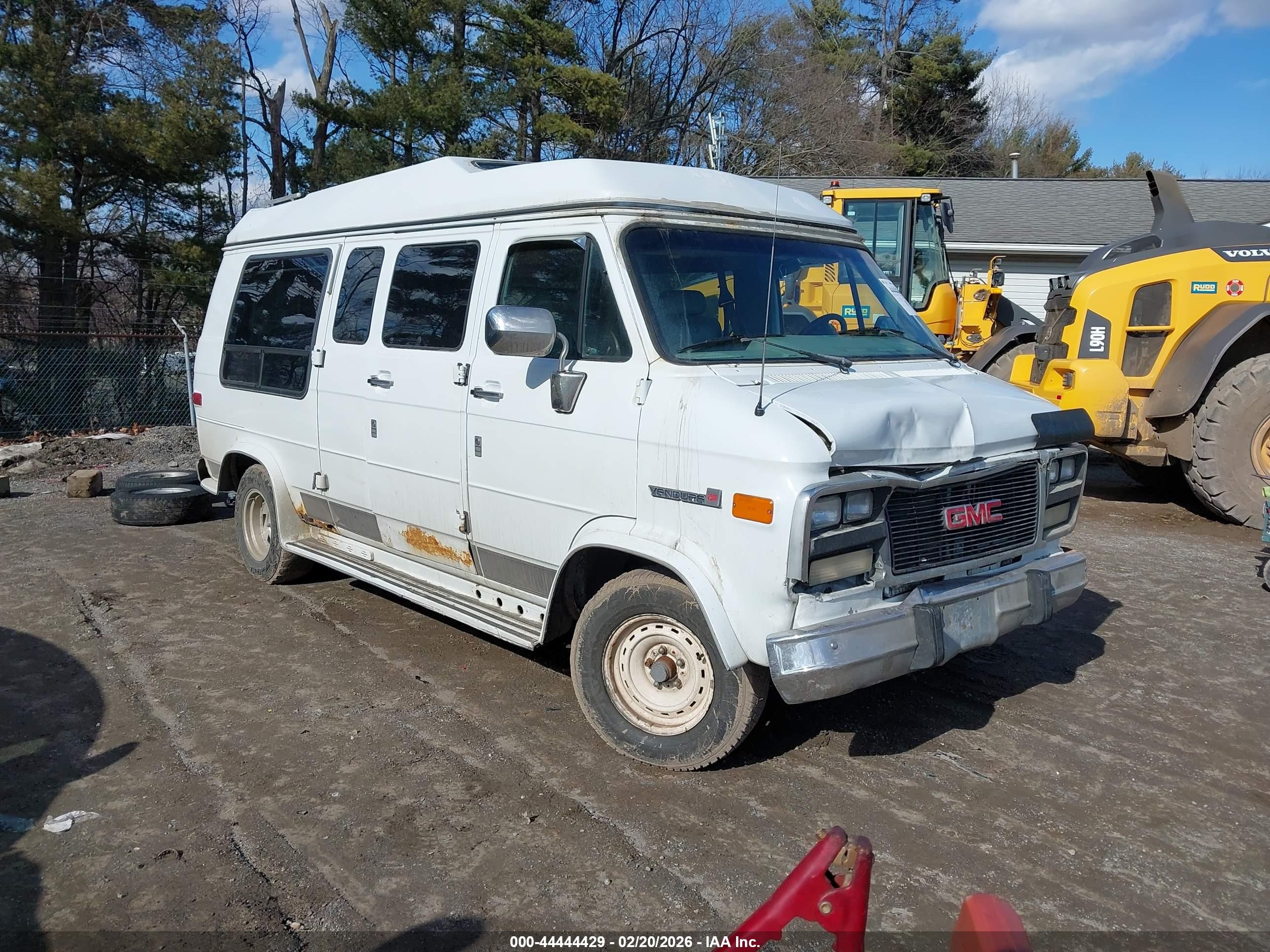 1995 GMC Vandura, VIN 1GDEG25K8SF543700 — Front end