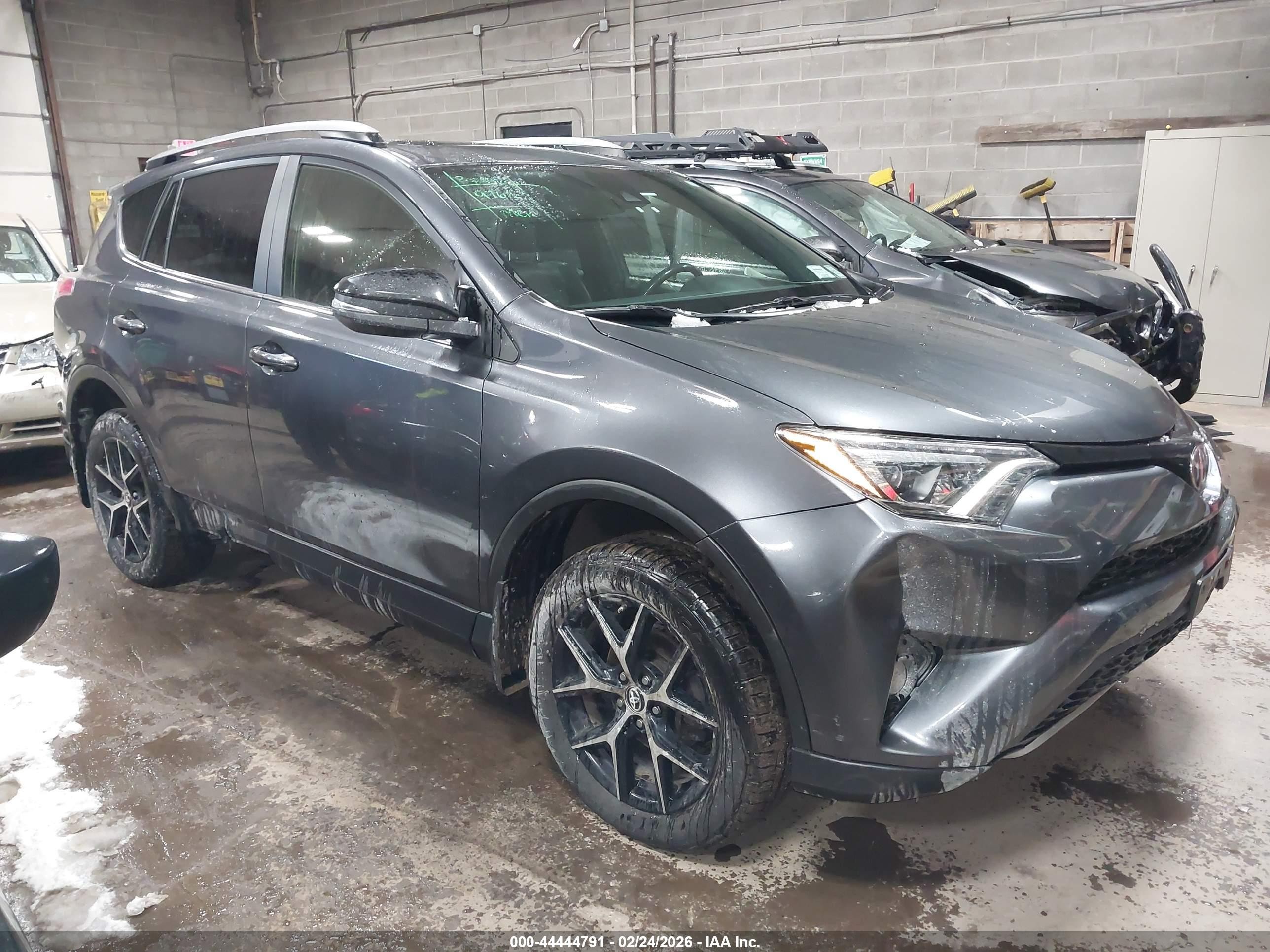 2017 Toyota RAV4 SE, VIN JTMJFREV4HD218460 — Rear end